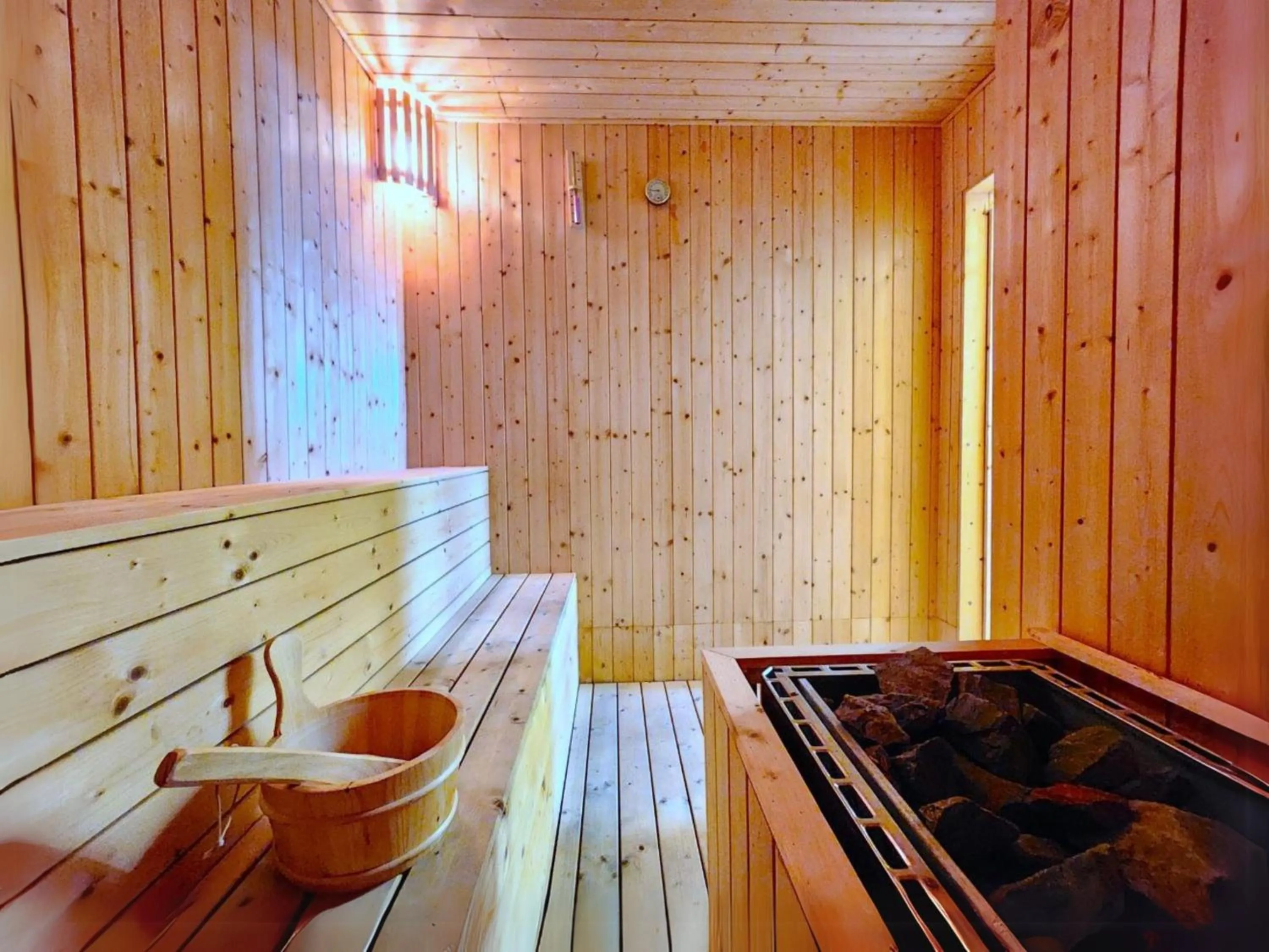 Sauna in Poulo Wai Hotel, Trademark Collection by Wyndham