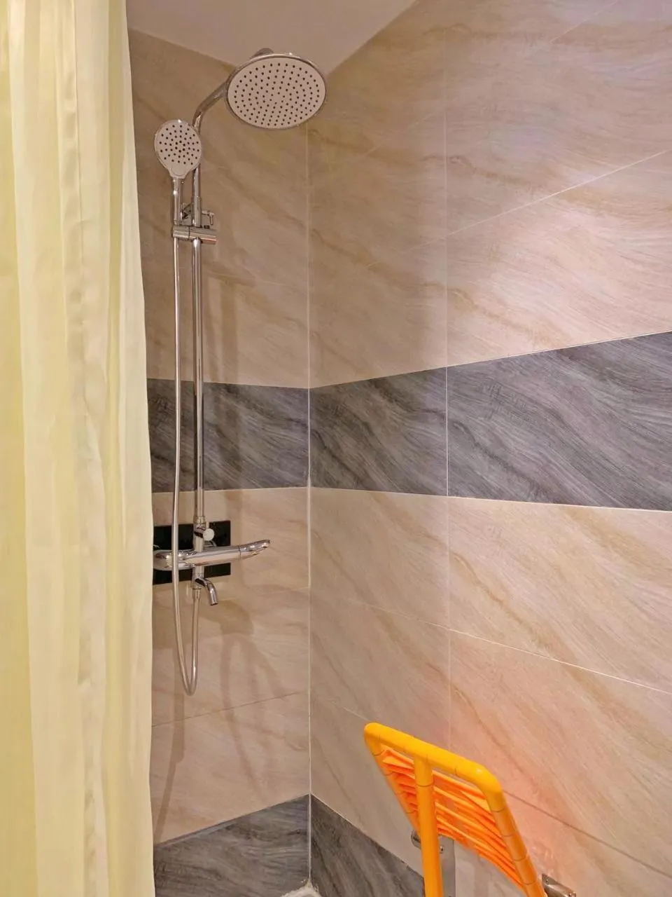 Shower in Poulo Wai Hotel, Trademark Collection by Wyndham