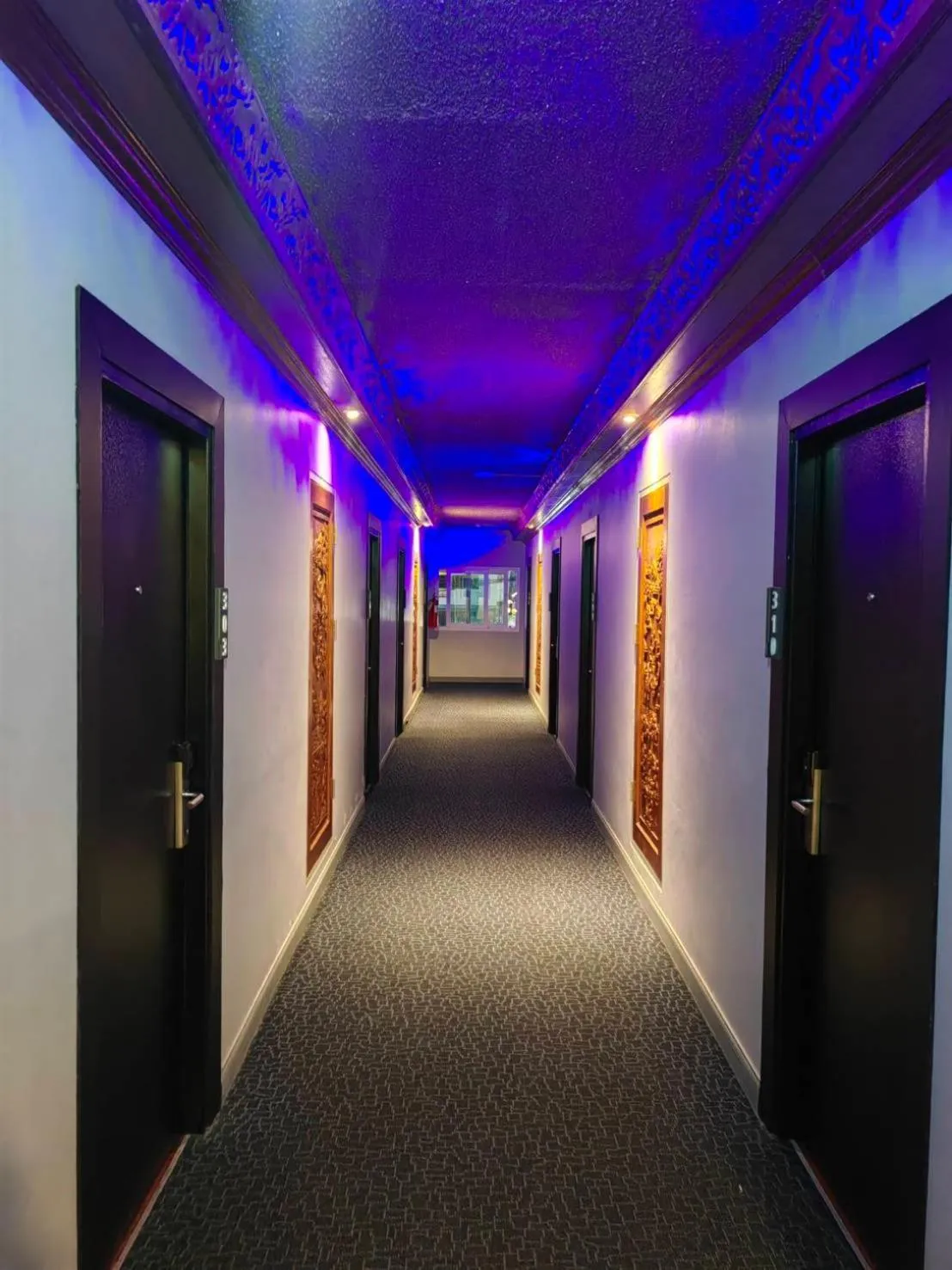 Property building in Paramount Palace Hotel Dannok