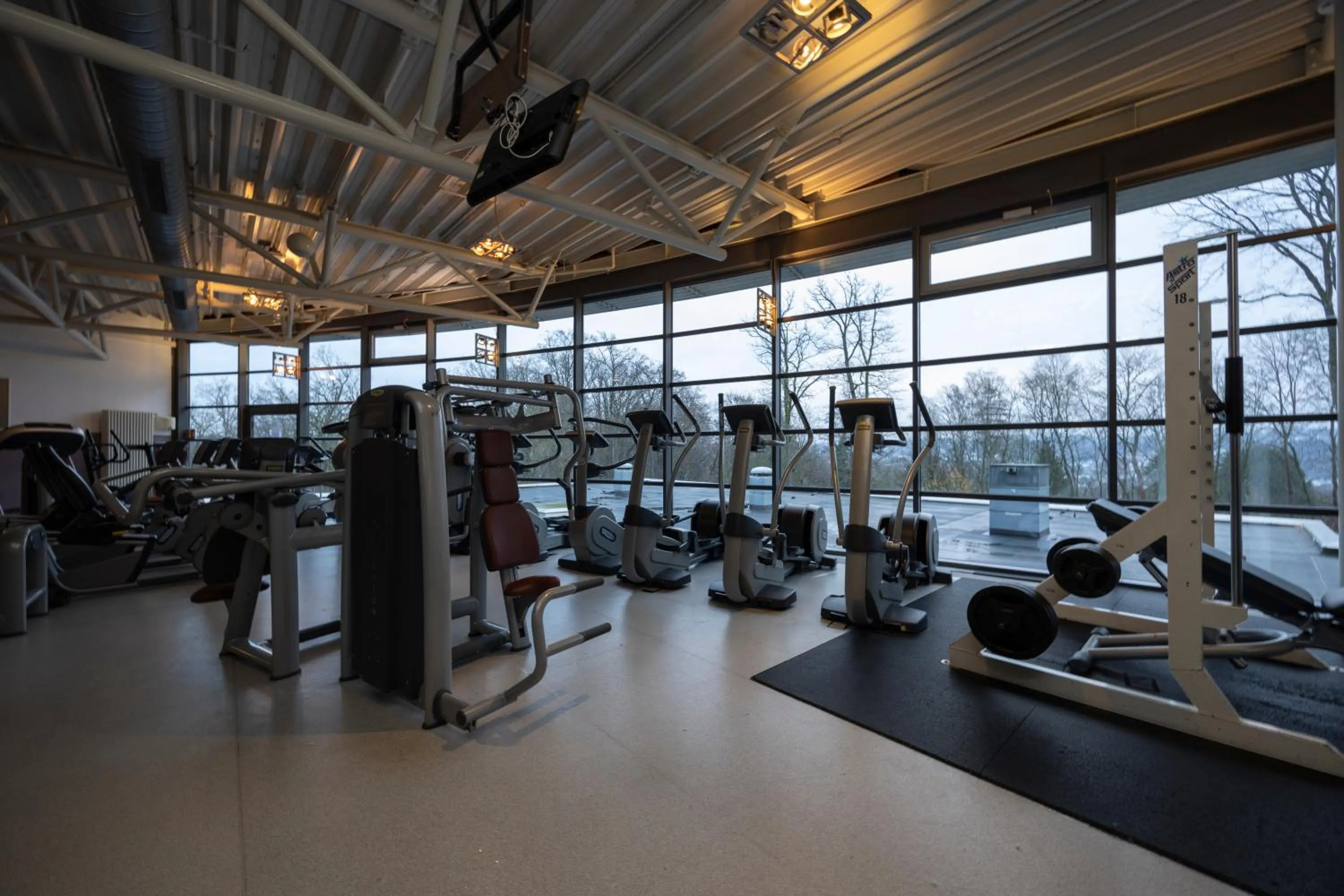 Fitness centre/facilities in Fletcher Hotel-Restaurant Arnsberg-Sauerland