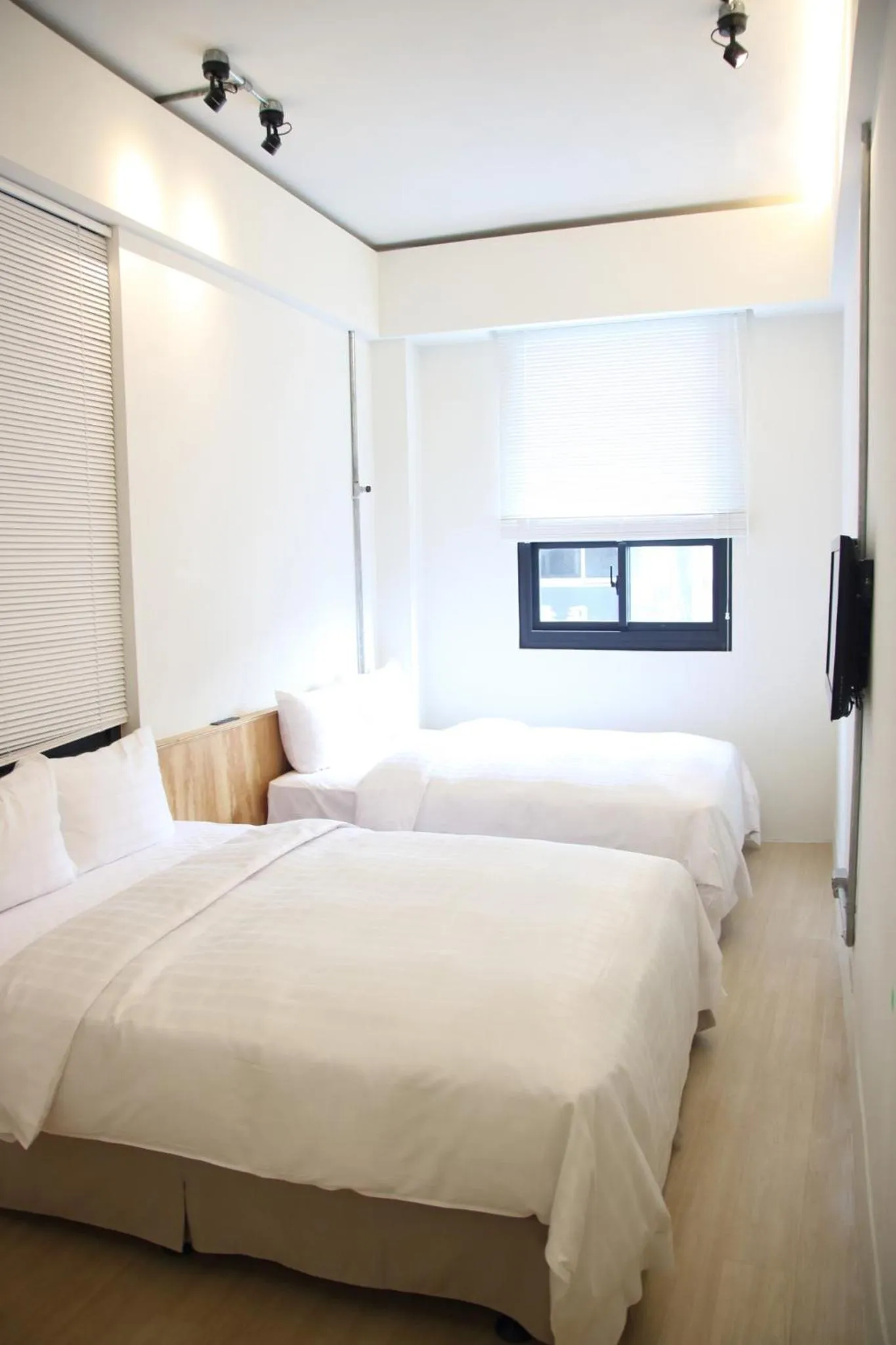 Bed in Home Rest Hotel 2