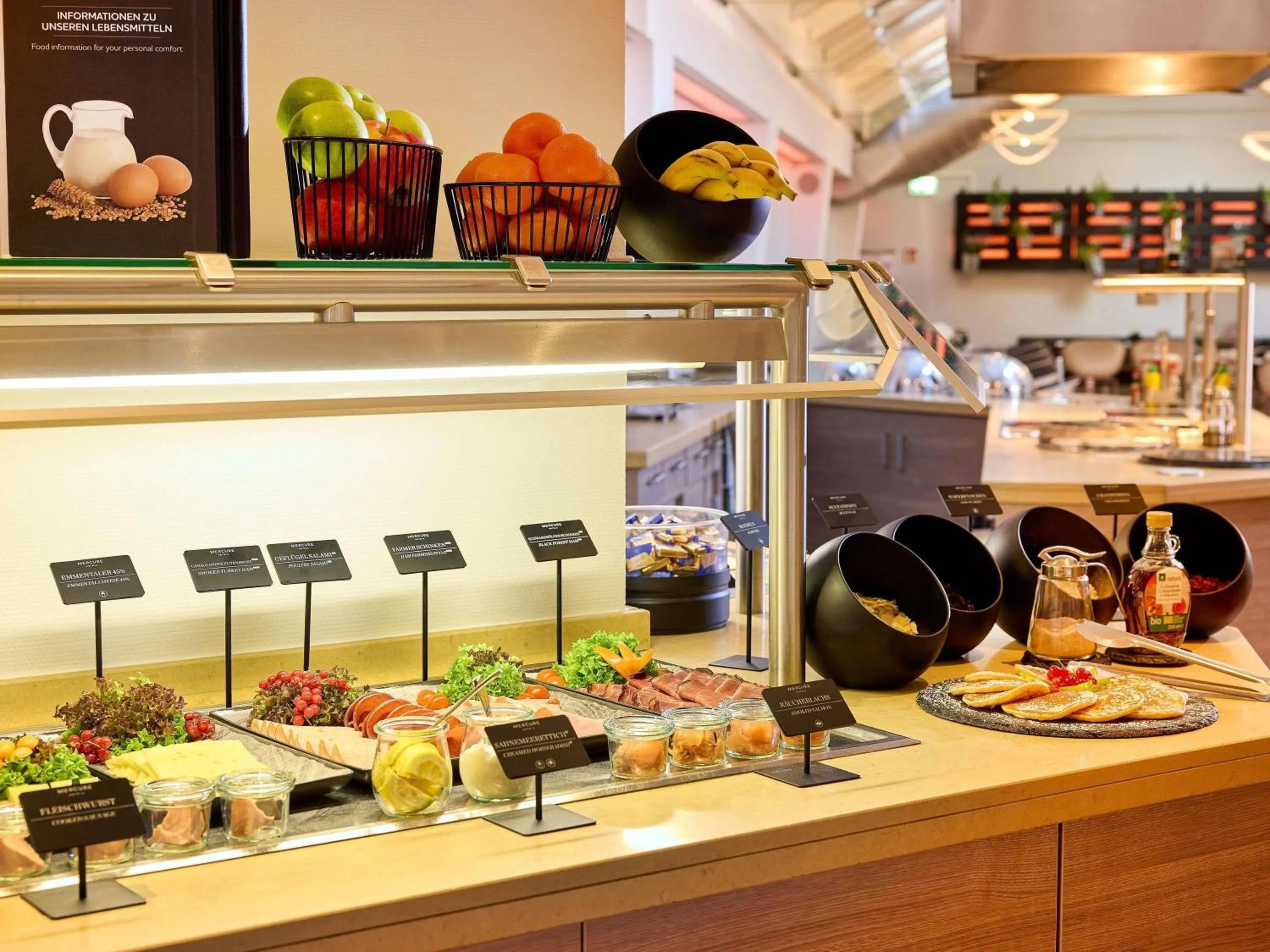 Breakfast in Mercure Hotel Düsseldorf City Center