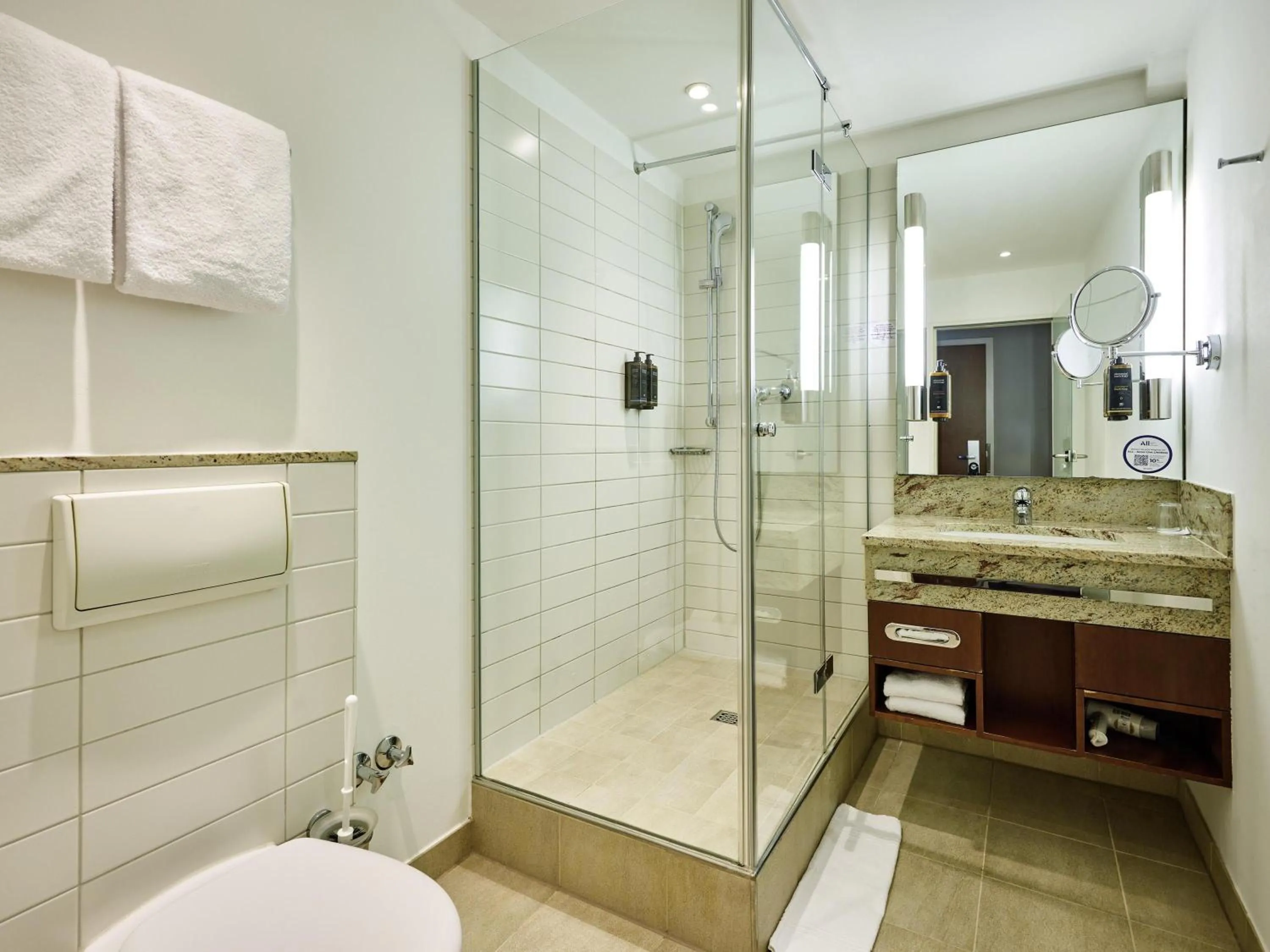 Bedroom in Mercure Hotel Düsseldorf City Center