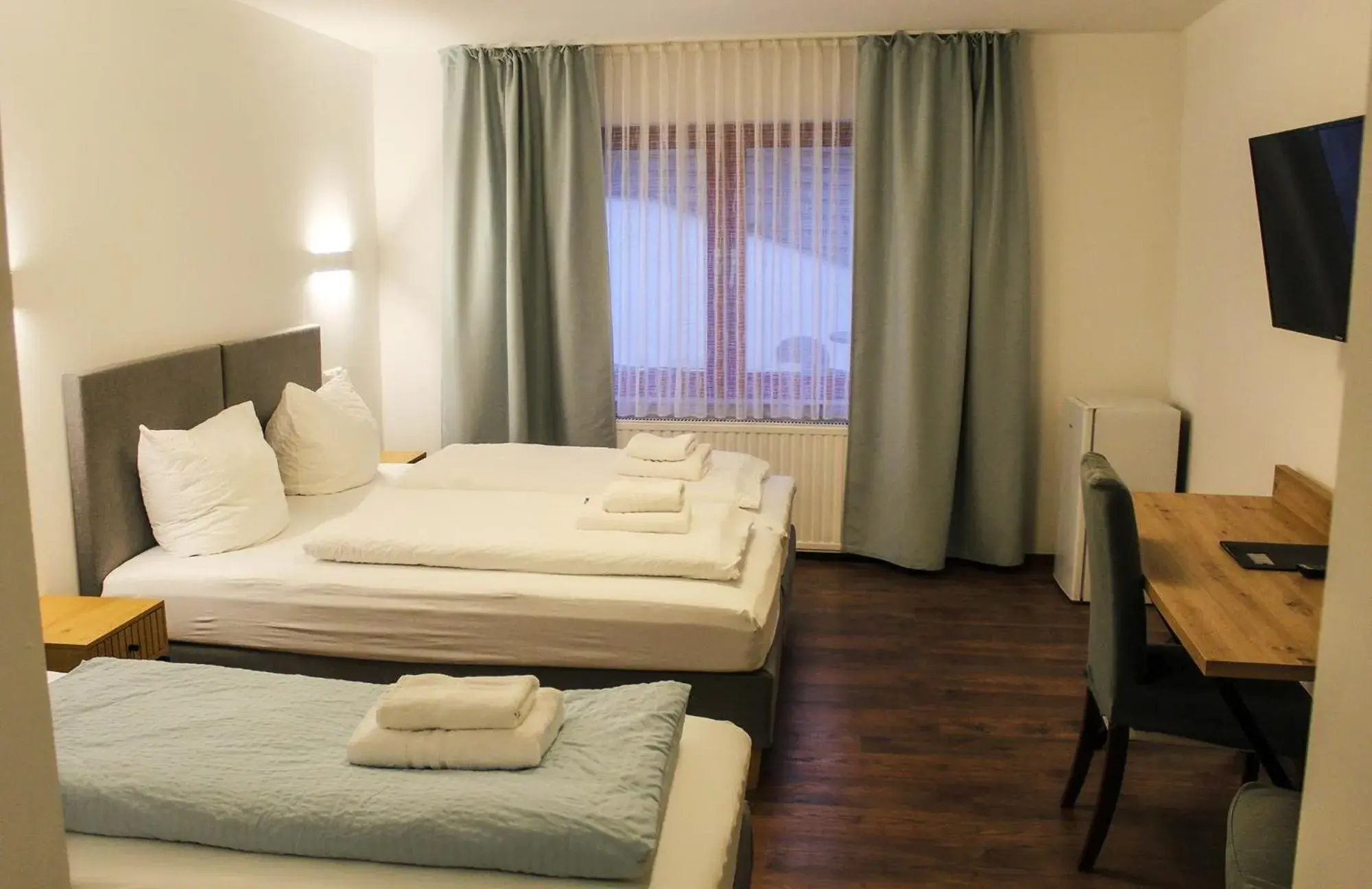 Basic Triple Room in Hotel Simonis Koblenz Basic Triple Room in Hotel Simonis Koblenz