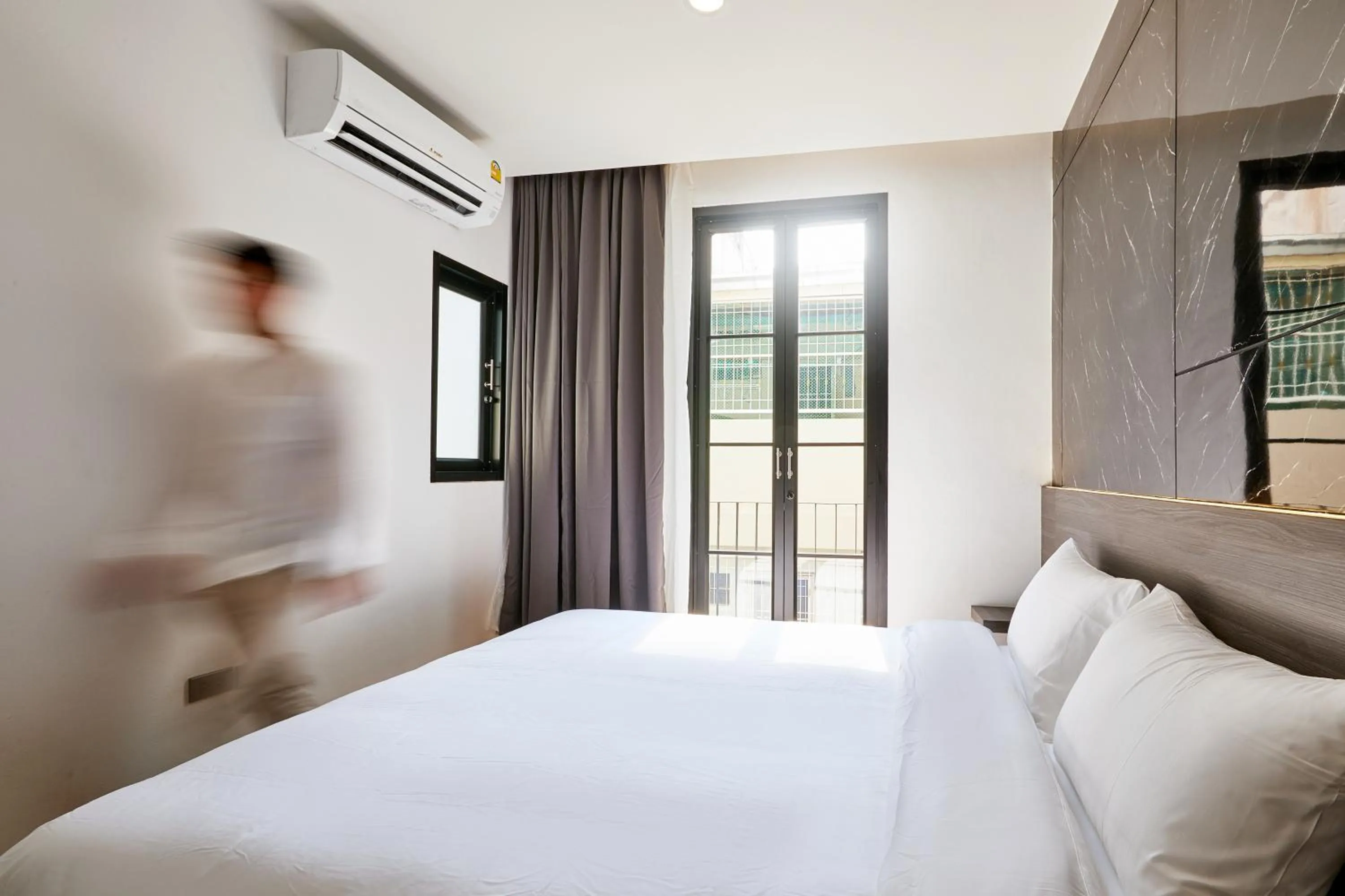 Bed in Livinn91 Hotel