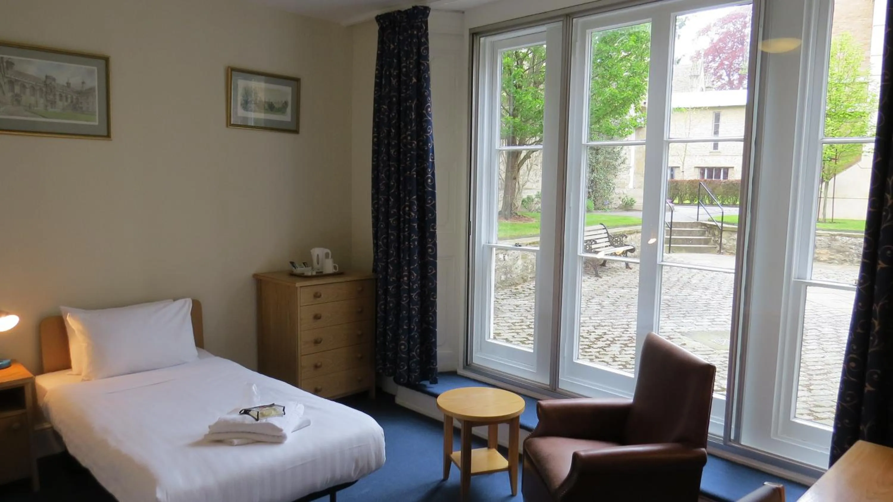 Bed in Wadham College