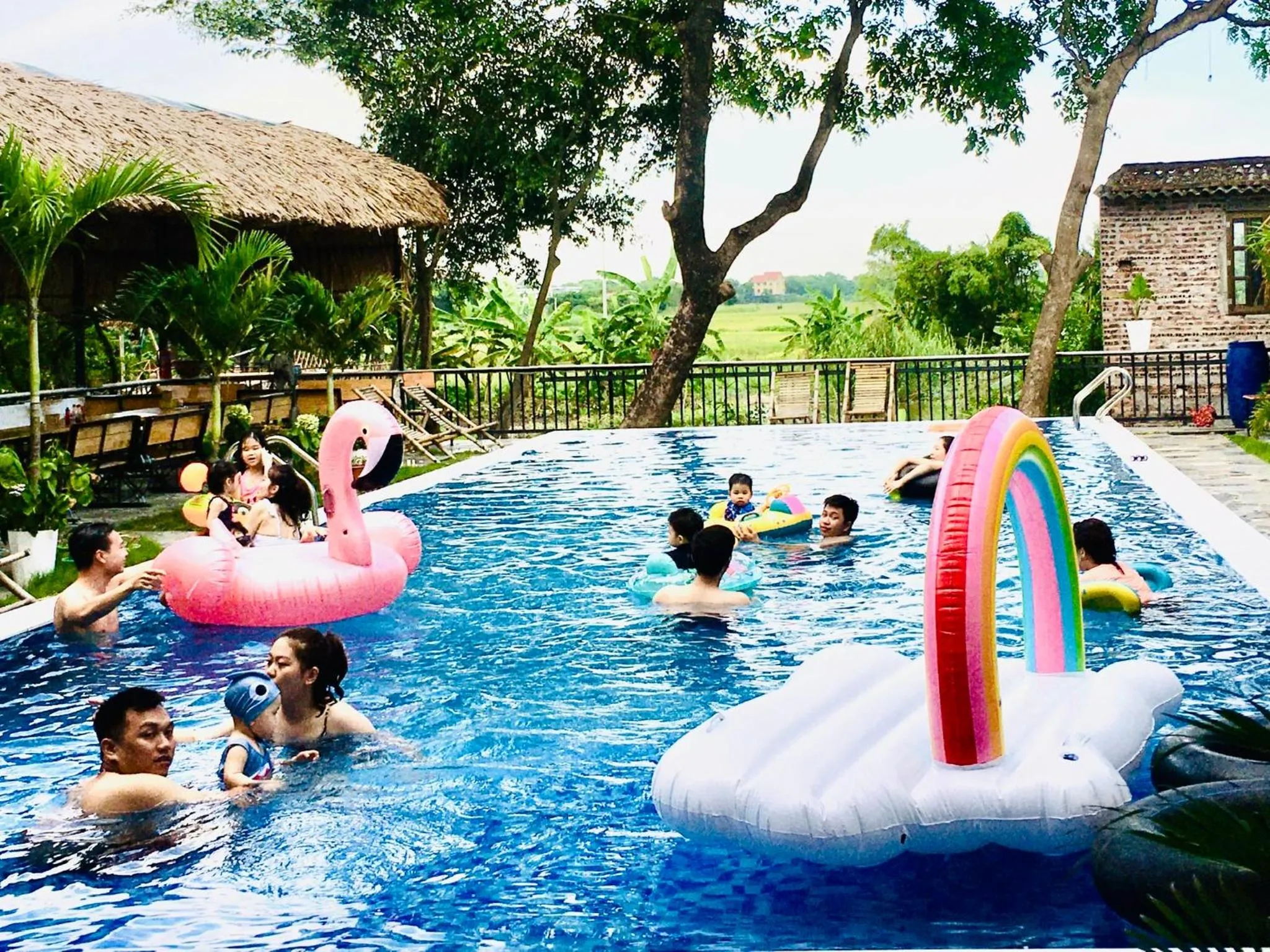 Swimming pool in Elizabeth Hotel Tam Coc