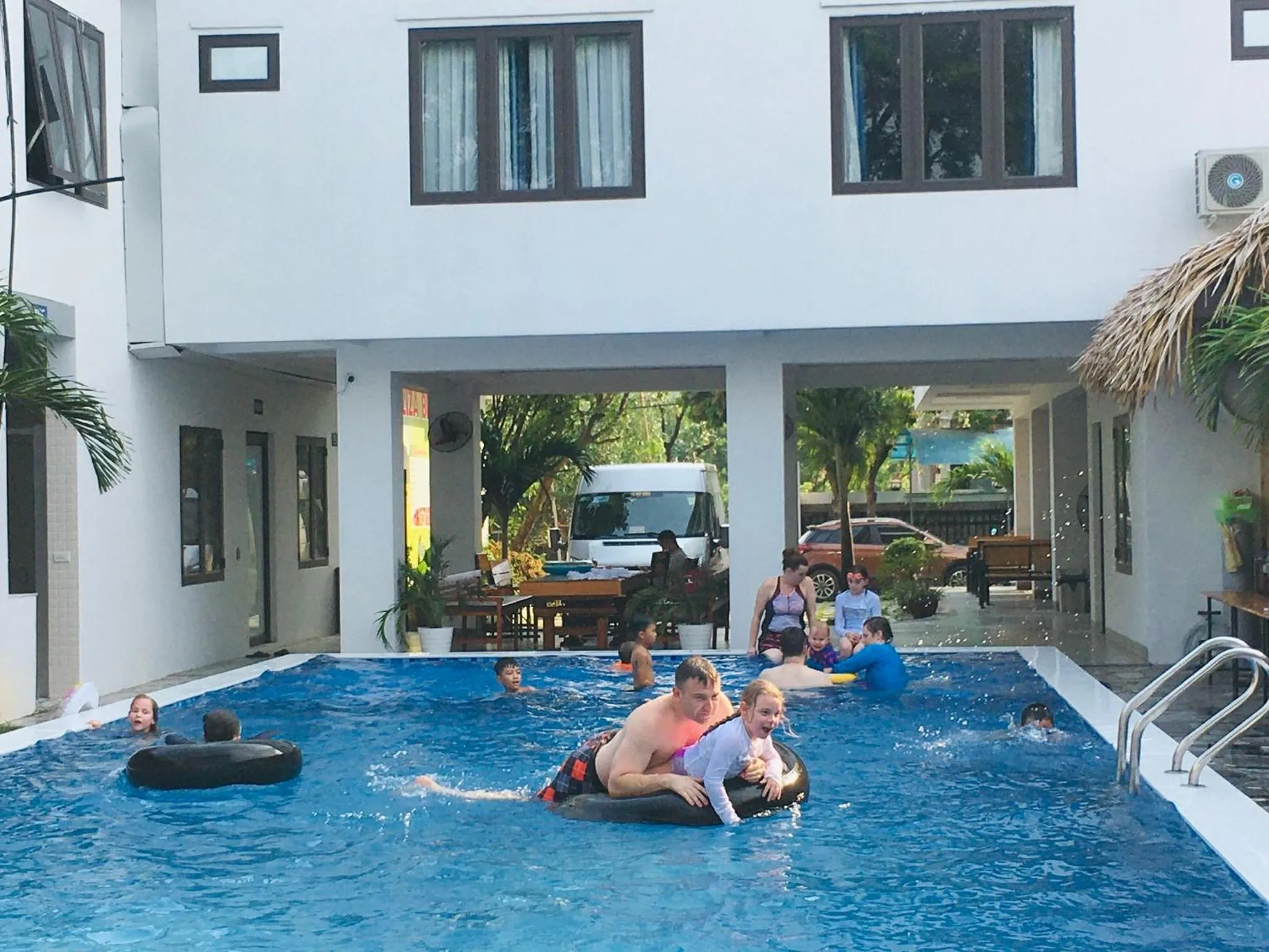 Swimming pool in Elizabeth Hotel Tam Coc
