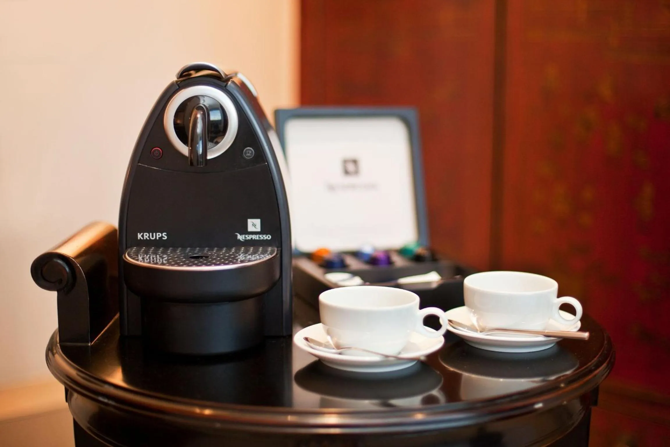 Coffee/tea facilities in Hotel Asahi