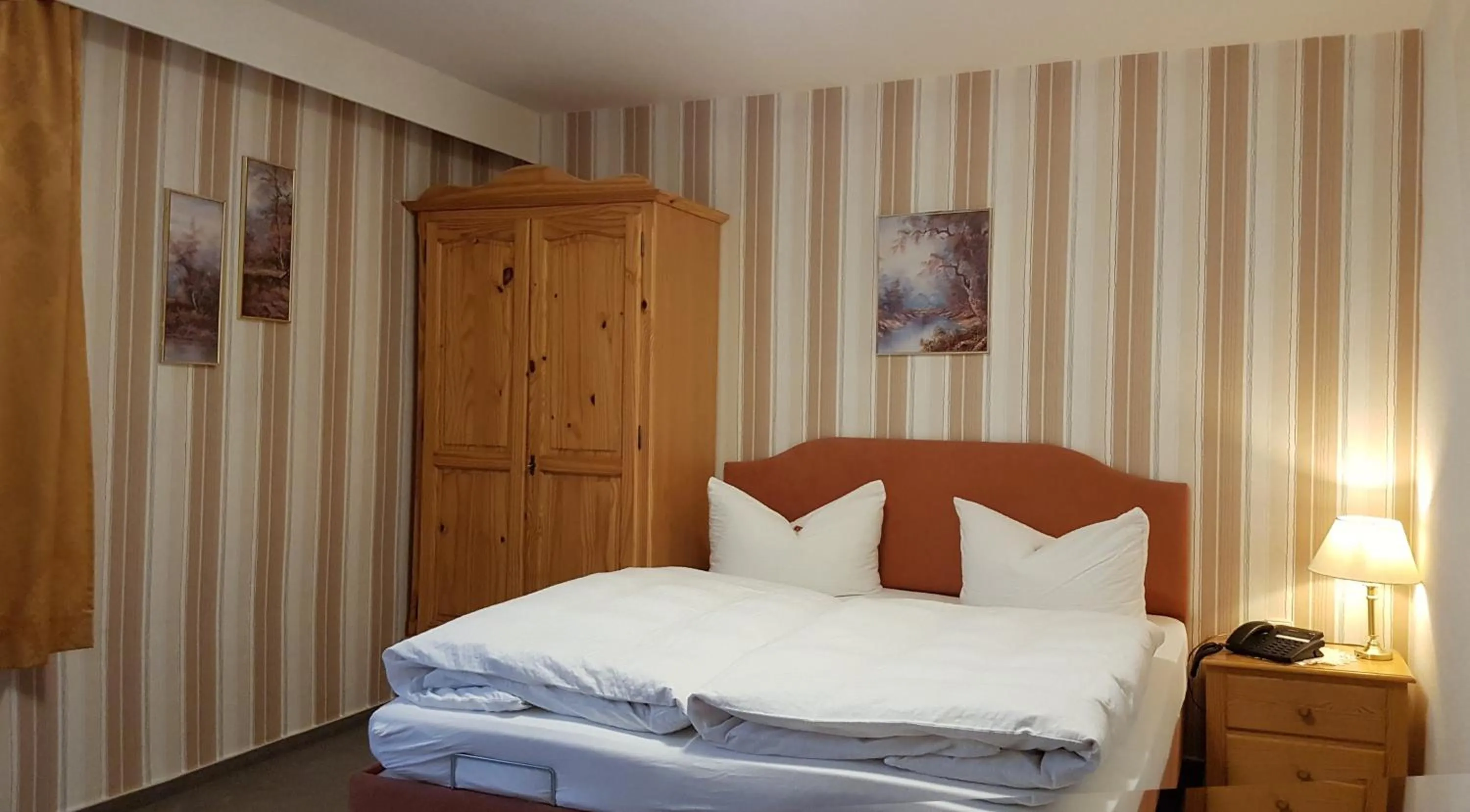 Photo of the whole room, Bed in Hotel Zum Bürgergarten