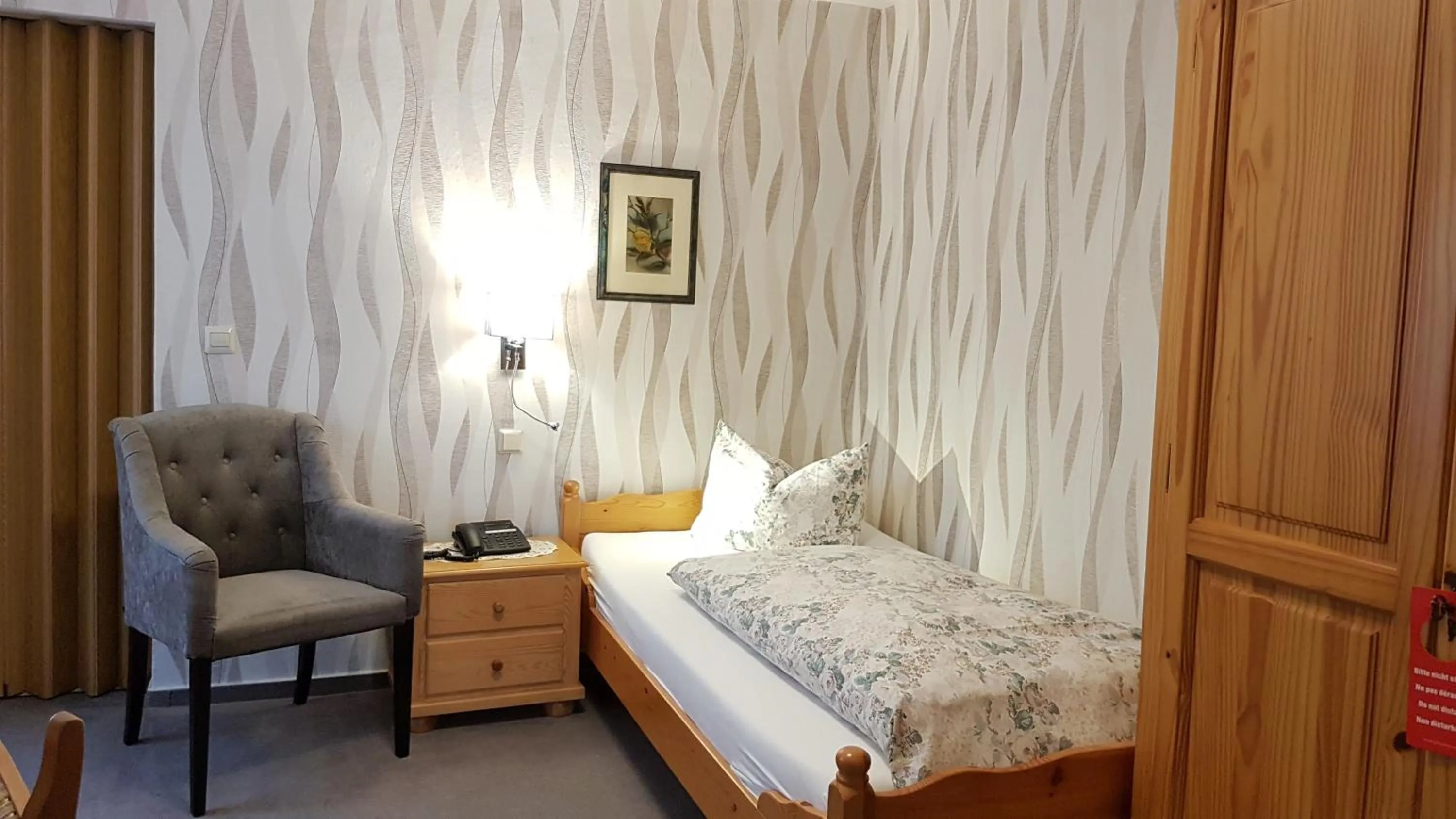 Photo of the whole room, Bed in Hotel Zum Bürgergarten