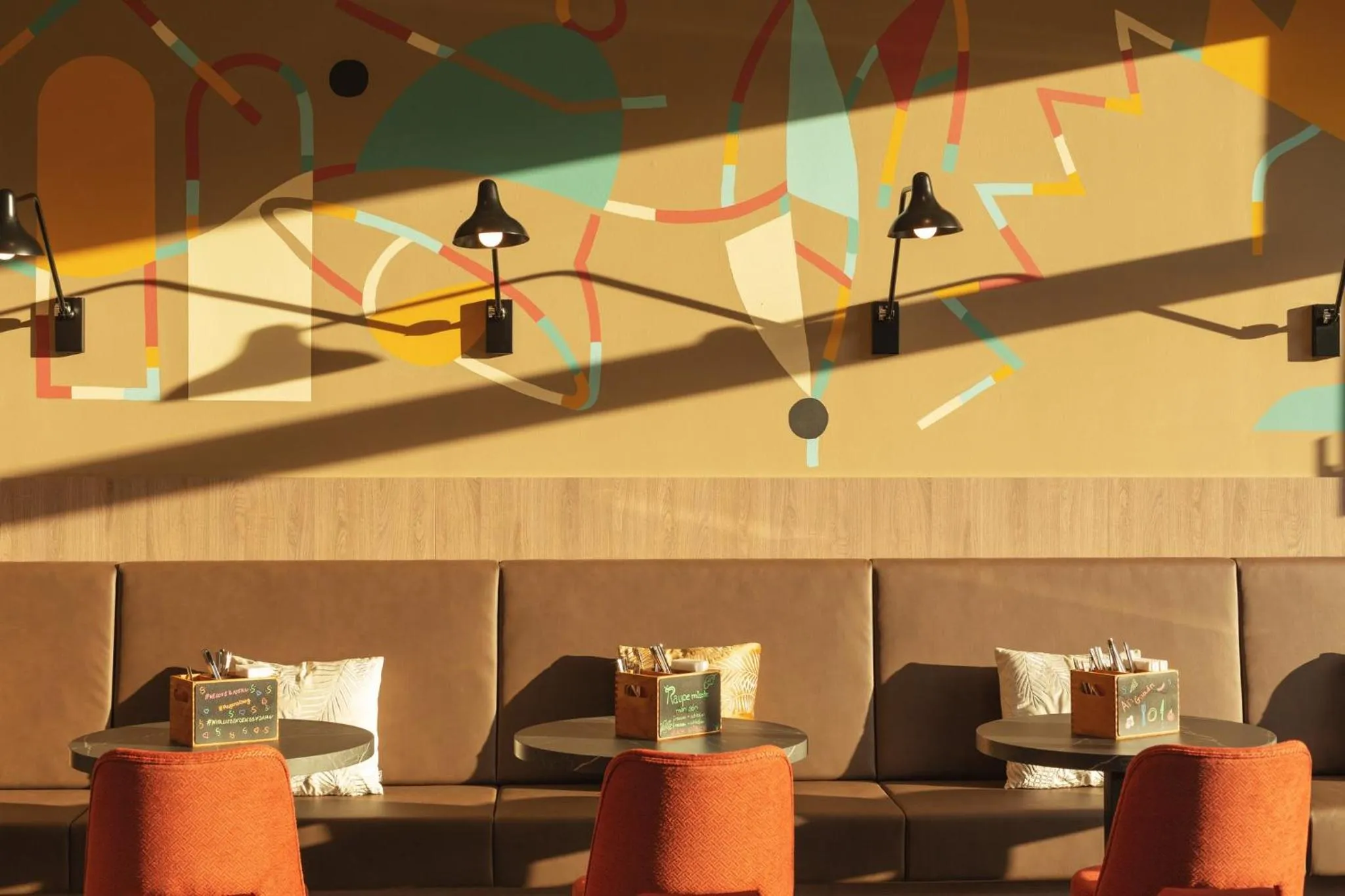 Restaurant/places to eat in Holiday Inn - the niu, Sparrow Regensburg by IHG