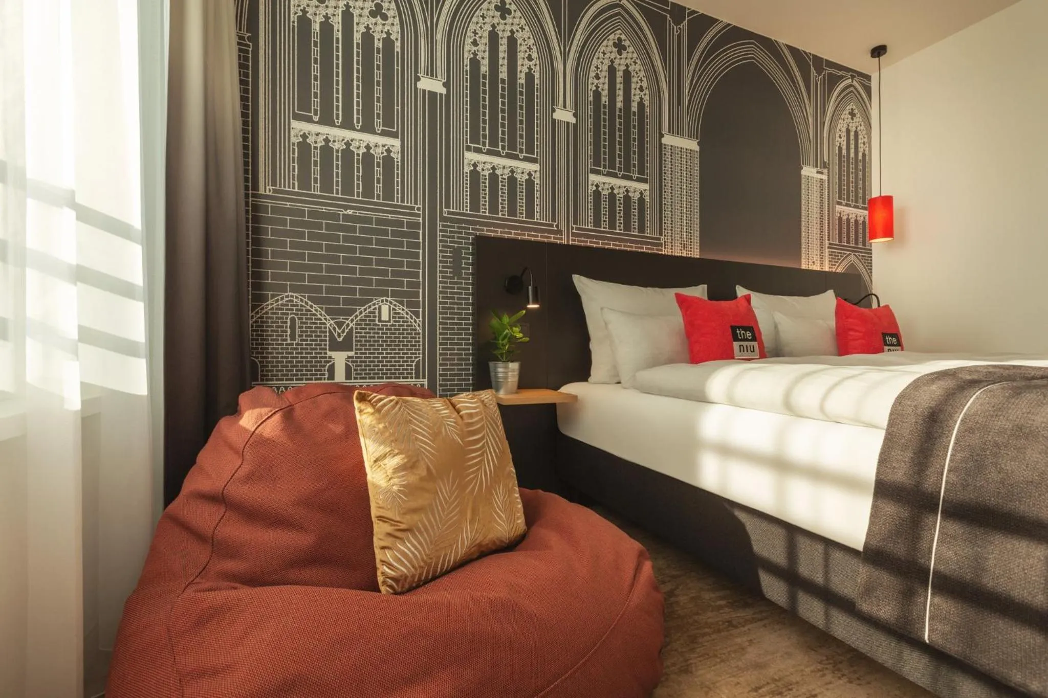 Photo of the whole room, Bed in Holiday Inn - the niu, Sparrow Regensburg by IHG