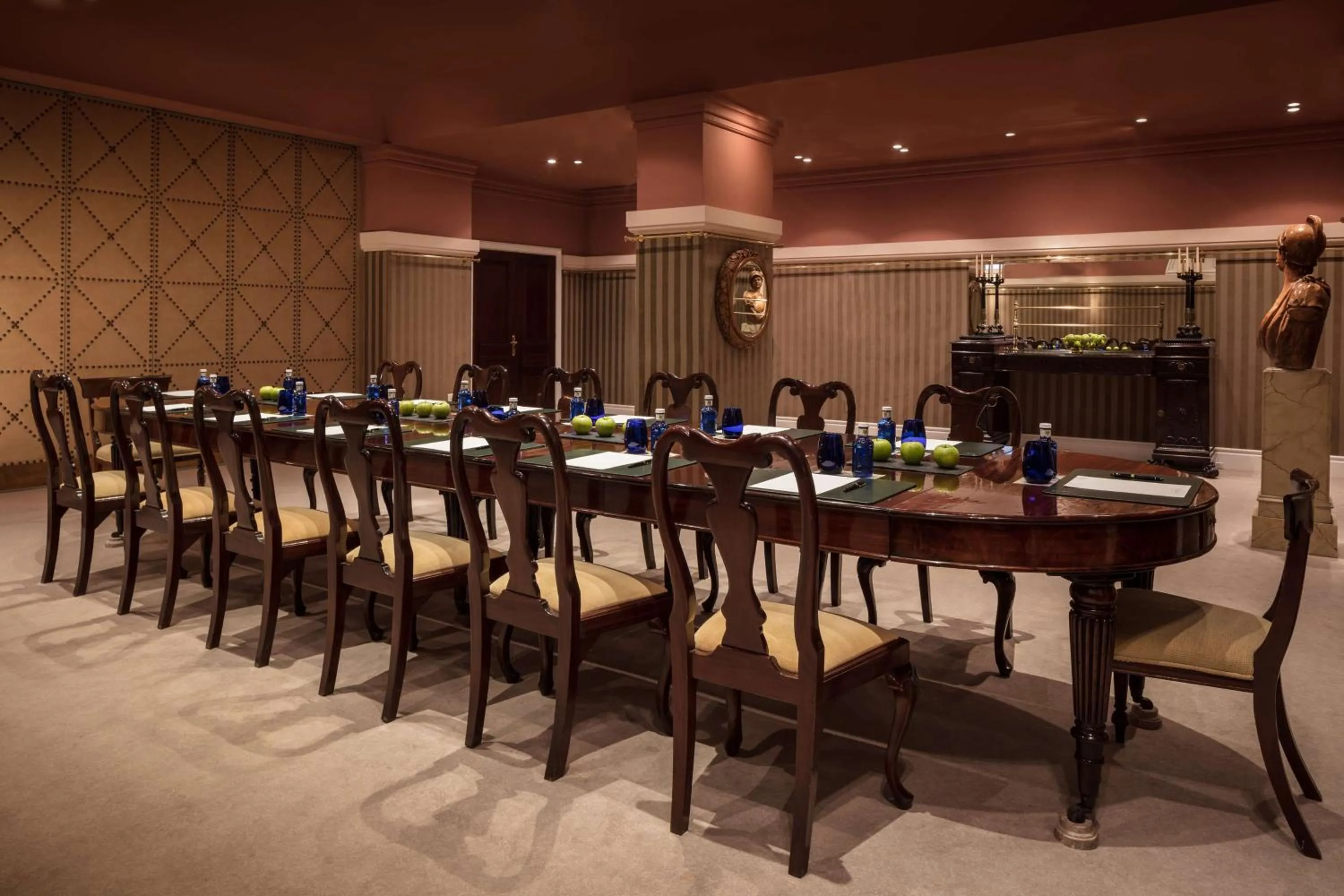 Meeting/conference room in Anantara Villas & Suites Marbella Benahavis