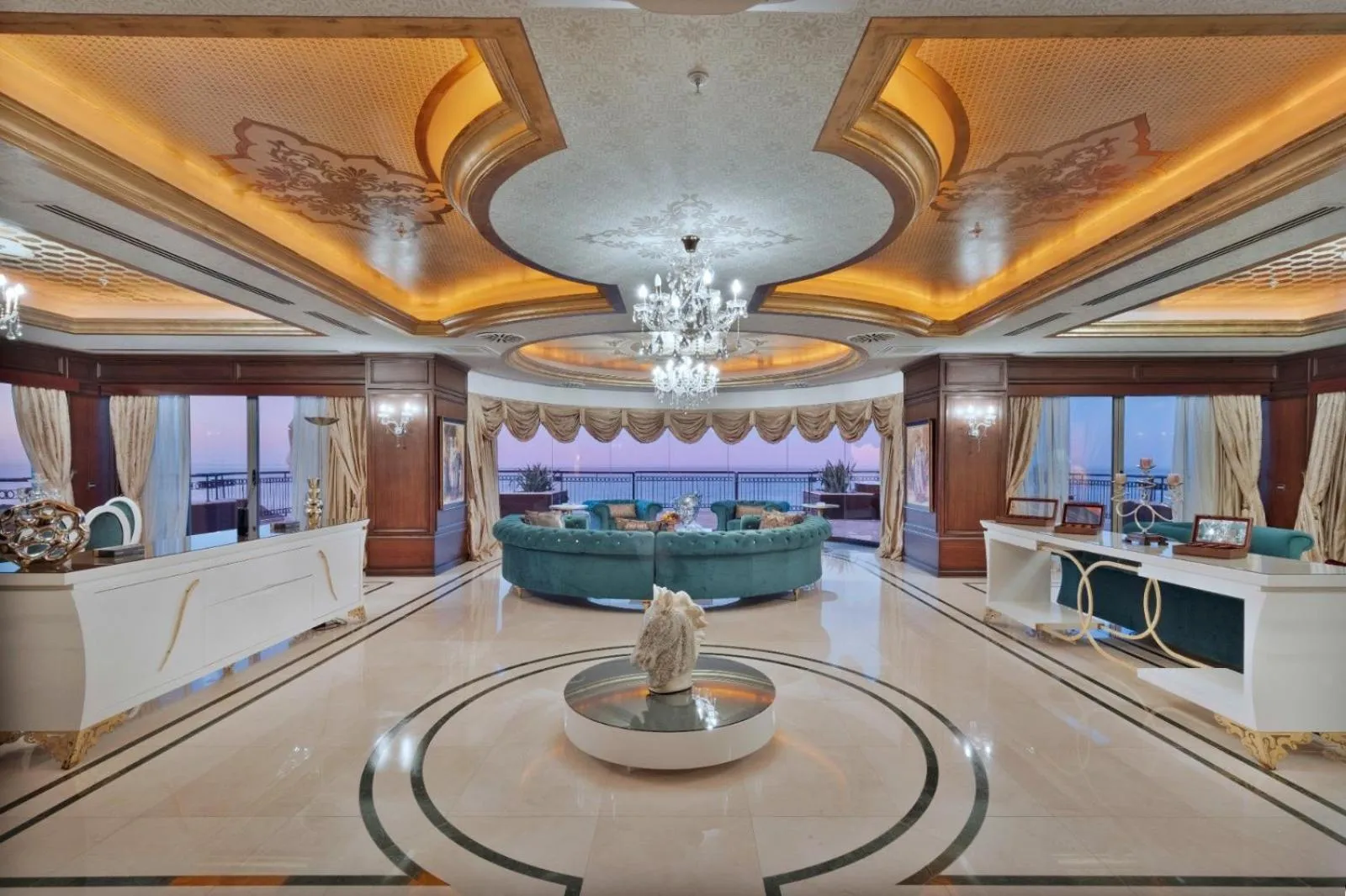 Living room in Cratos Premium Hotel Casino & SPA