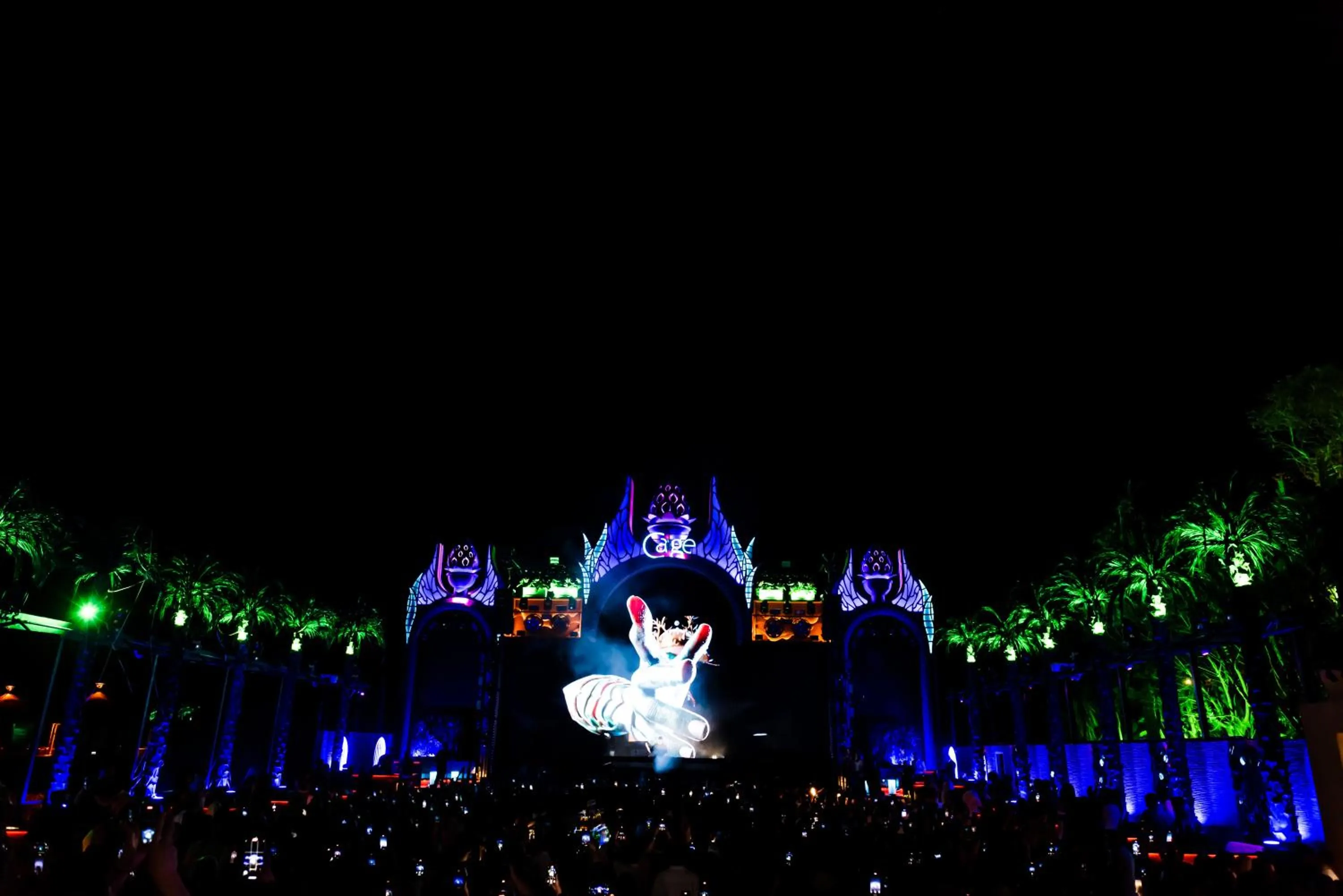 Nightclub / DJ in Cratos Premium Hotel Casino & SPA