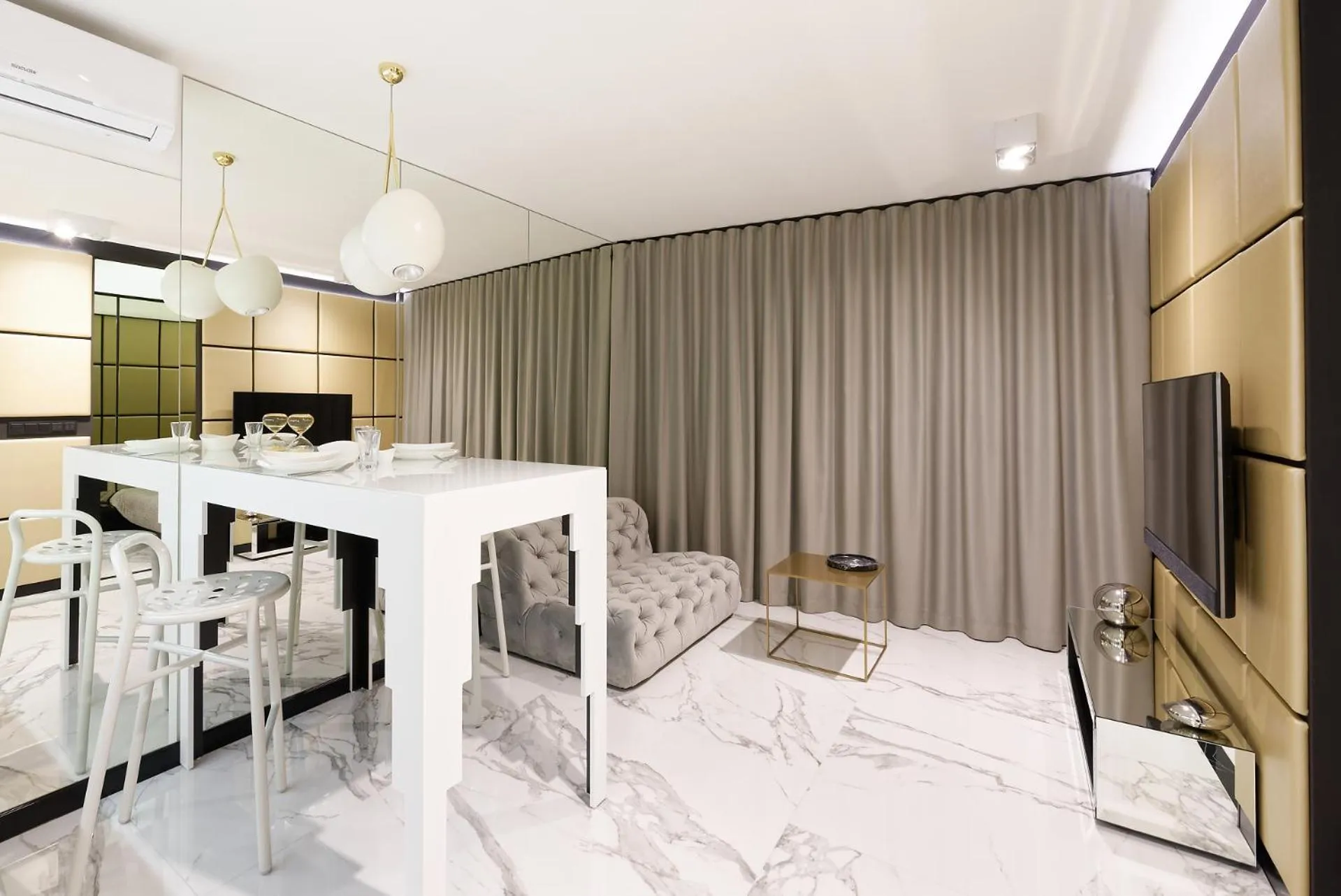 TV and multimedia in Super-Apartamenty VIP Jacuzzi