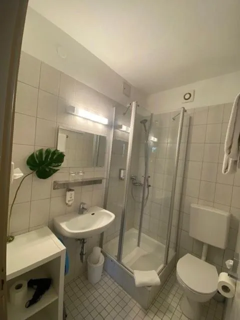 Photo of the whole room in Stadthotel Geis