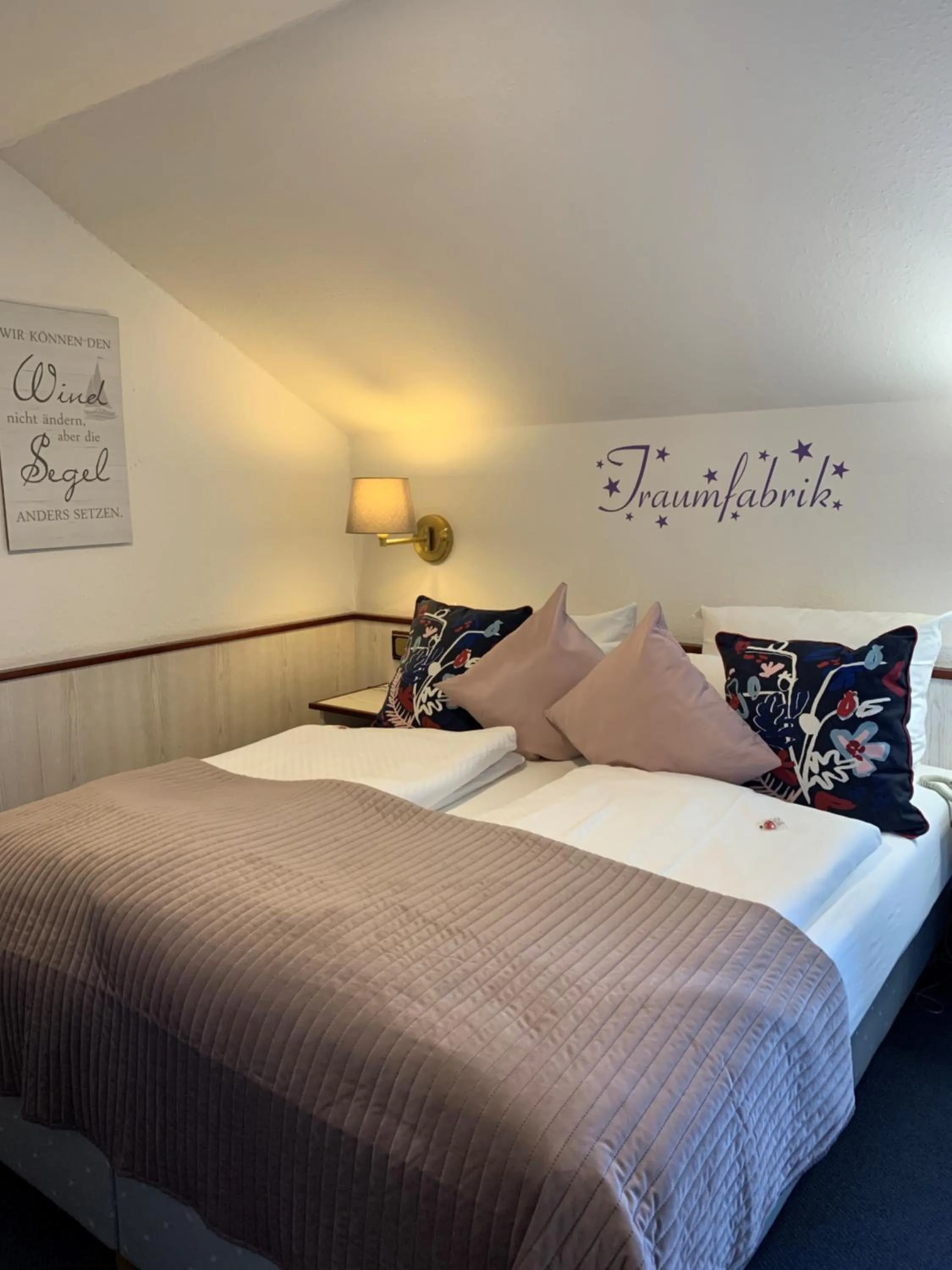 Photo of the whole room, Bed in Stadthotel Geis