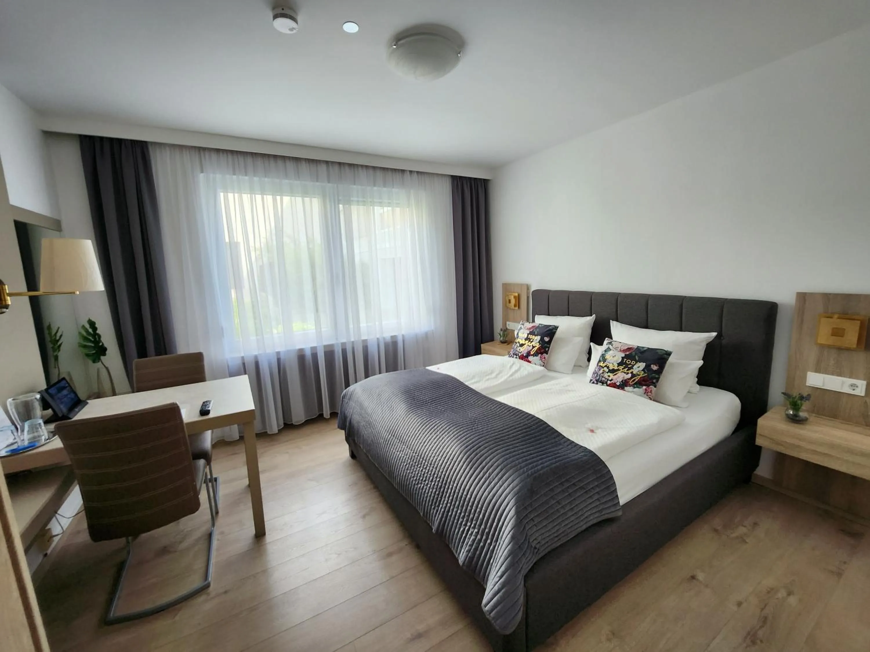 Photo of the whole room, Bed in Stadthotel Geis