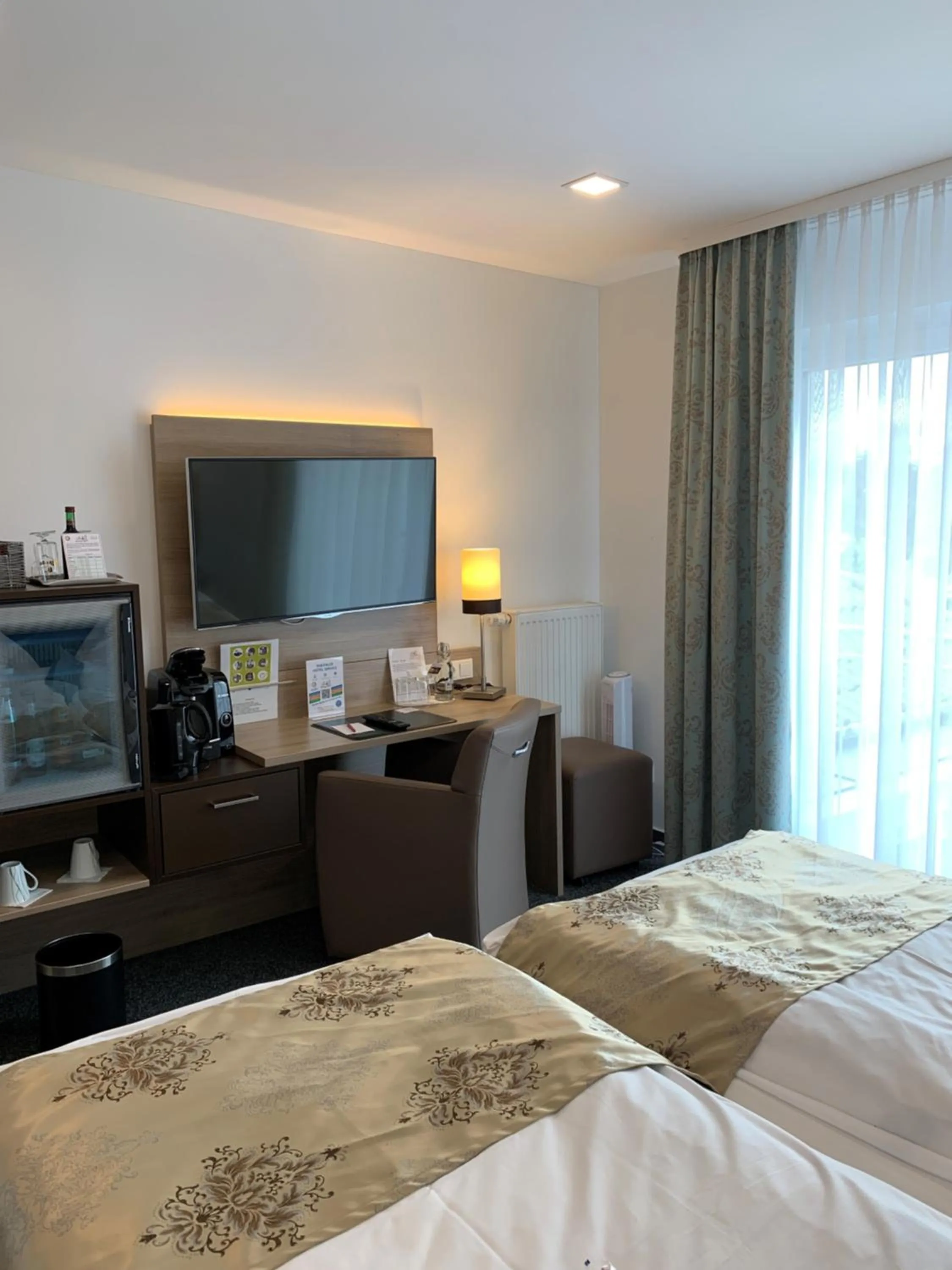 Photo of the whole room, Bed in Stadthotel Geis