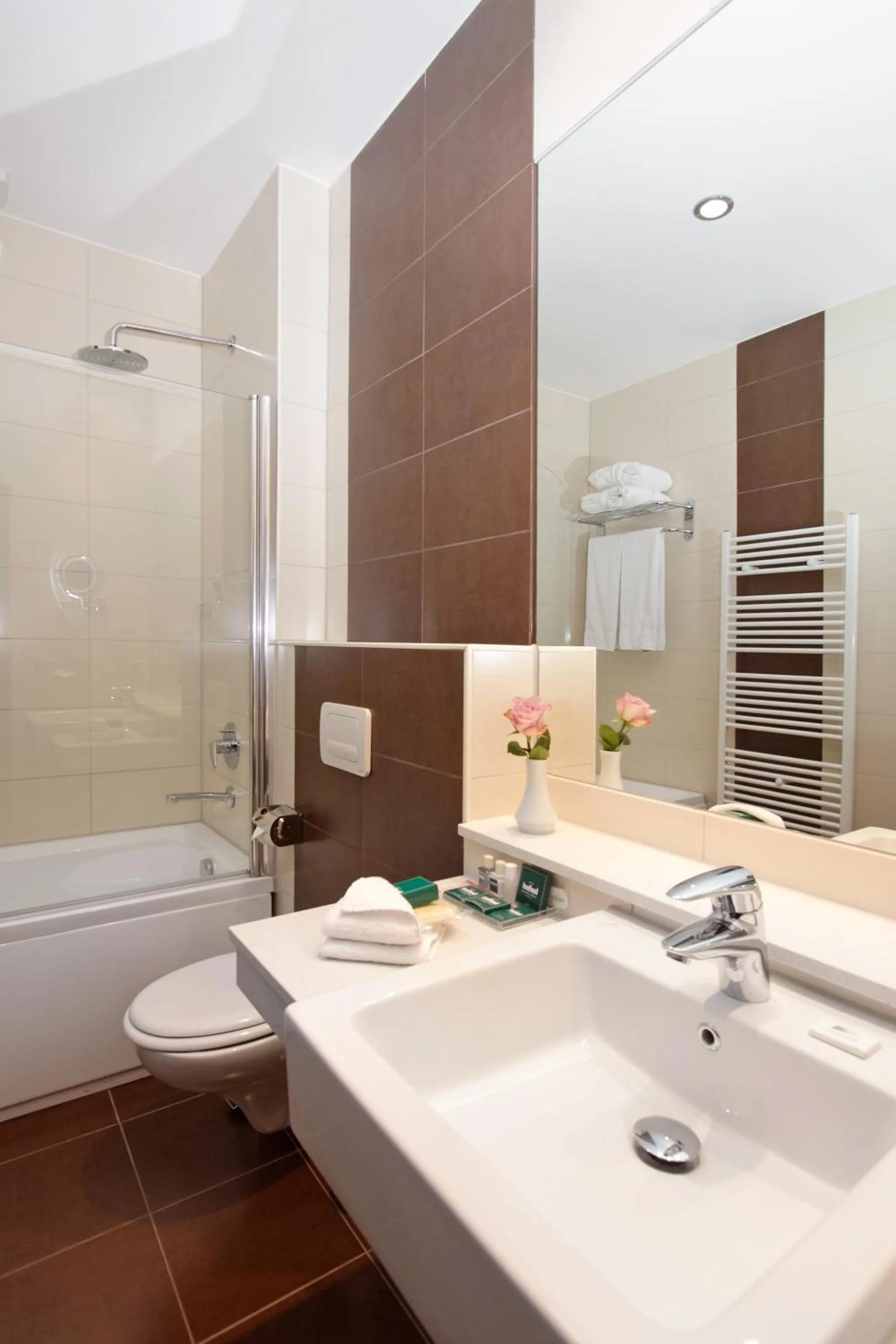 Bathroom in Grand Palace Hotel Hannover