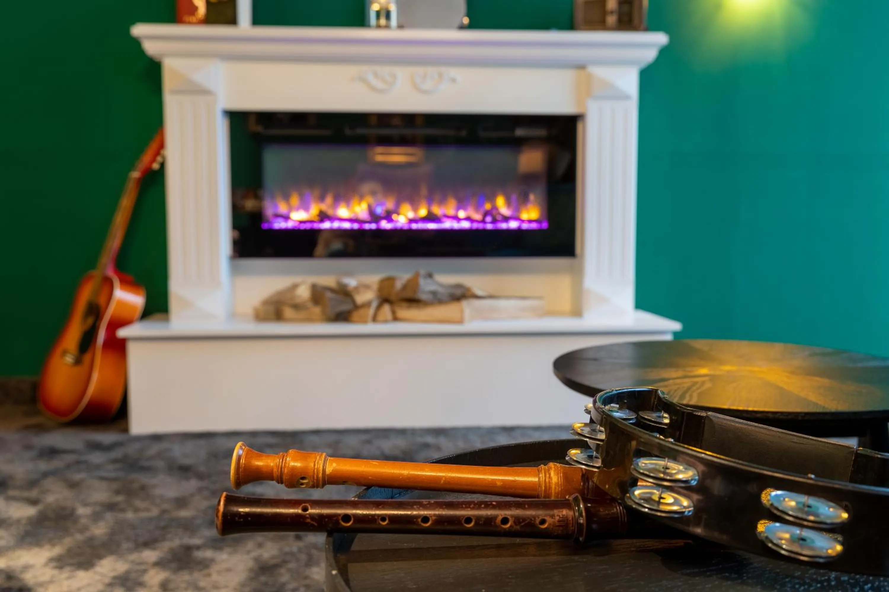 Communal lounge/ TV room in mightyTwice Hotel Dresden