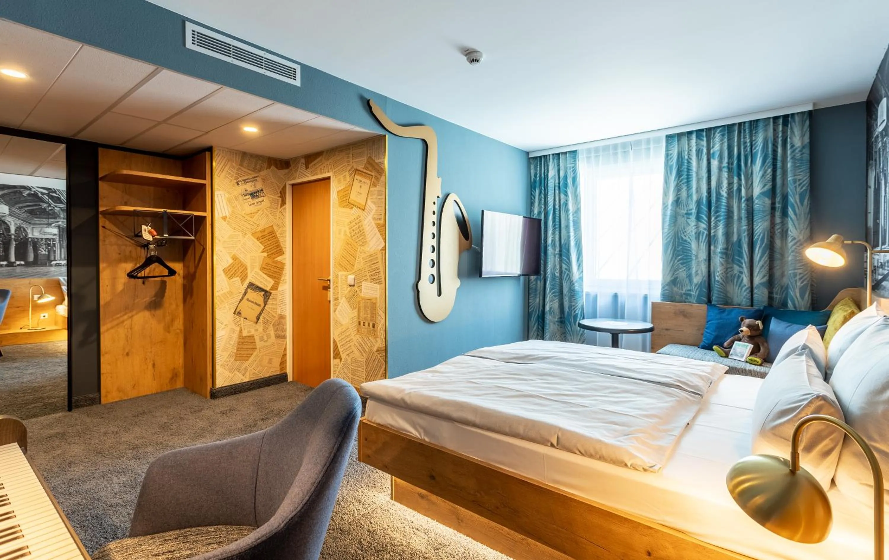 TV and multimedia, Bed in mightyTwice Hotel Dresden