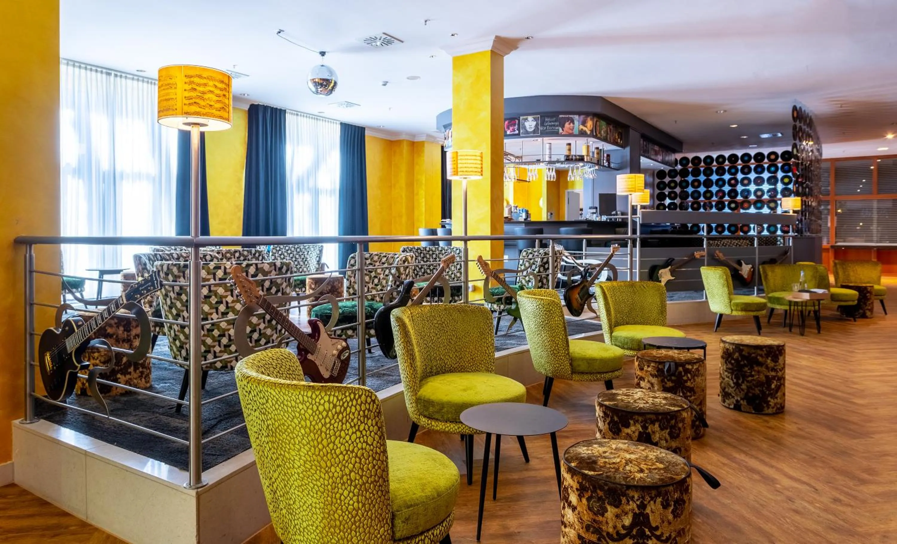 Lounge or bar in mightyTwice Hotel Dresden