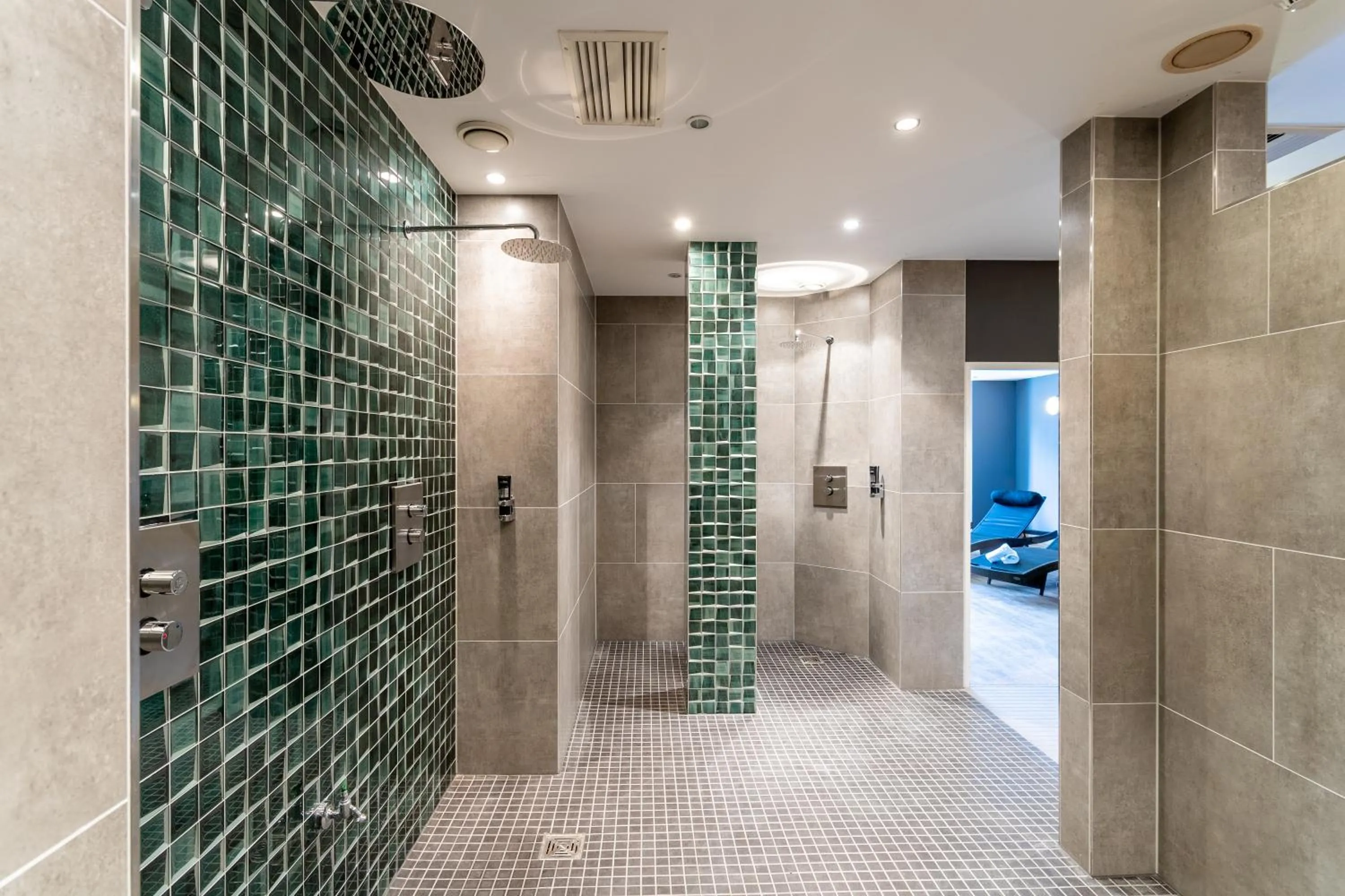 Shower in mightyTwice Hotel Dresden