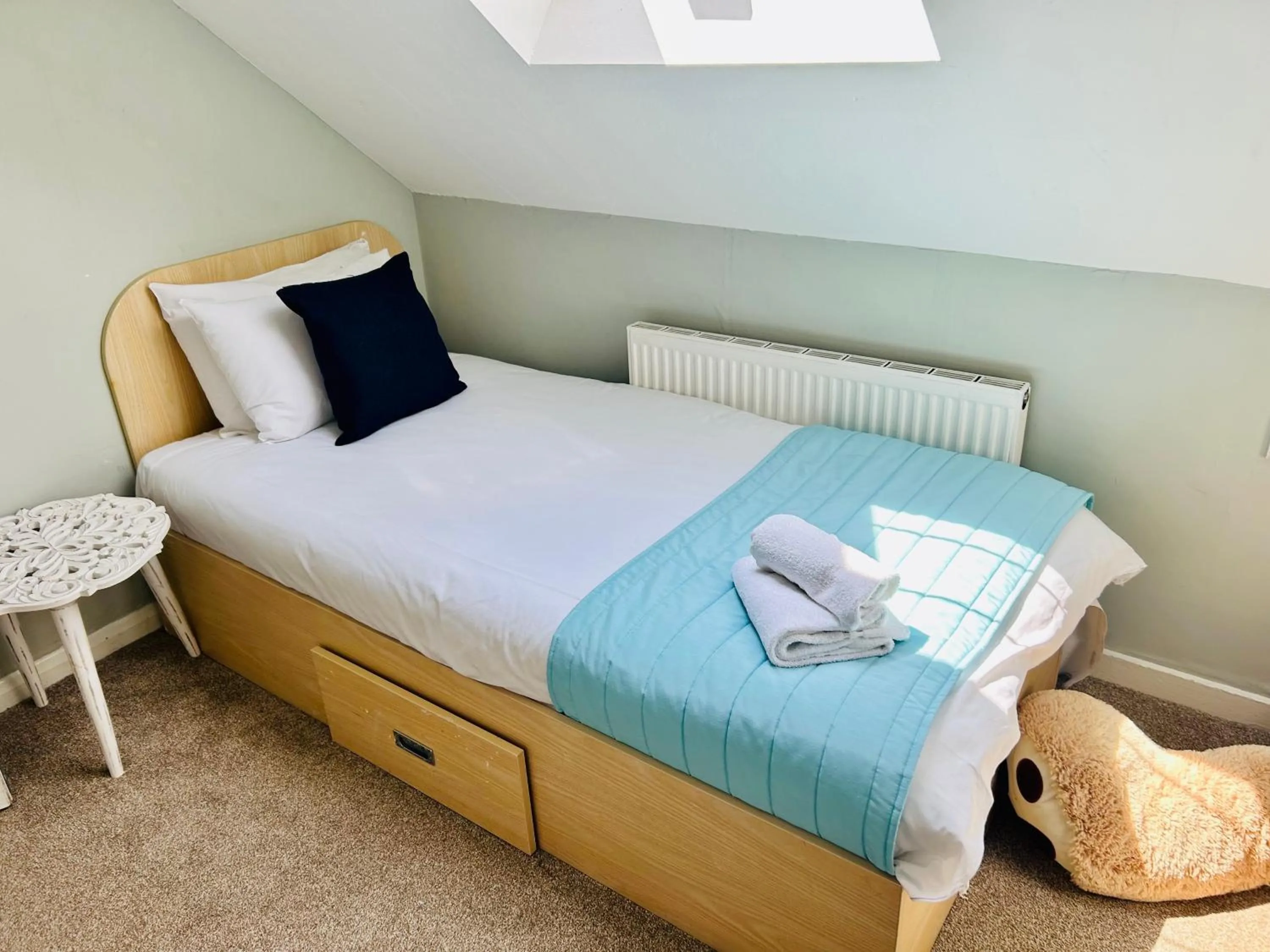 Bed in Guestling Hall Hotel