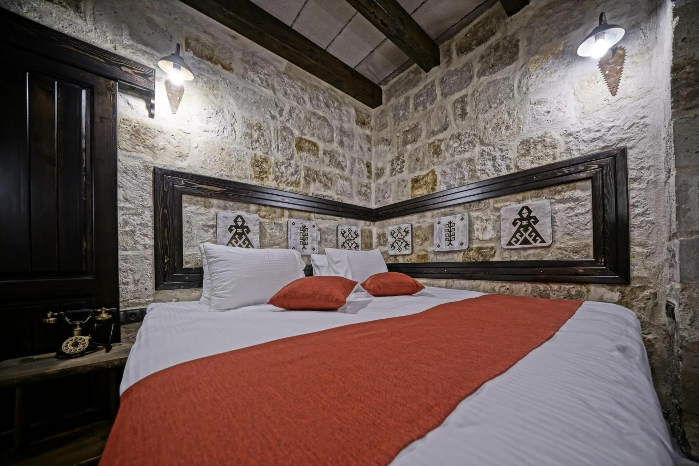 Bed in Arinna Cappadocia