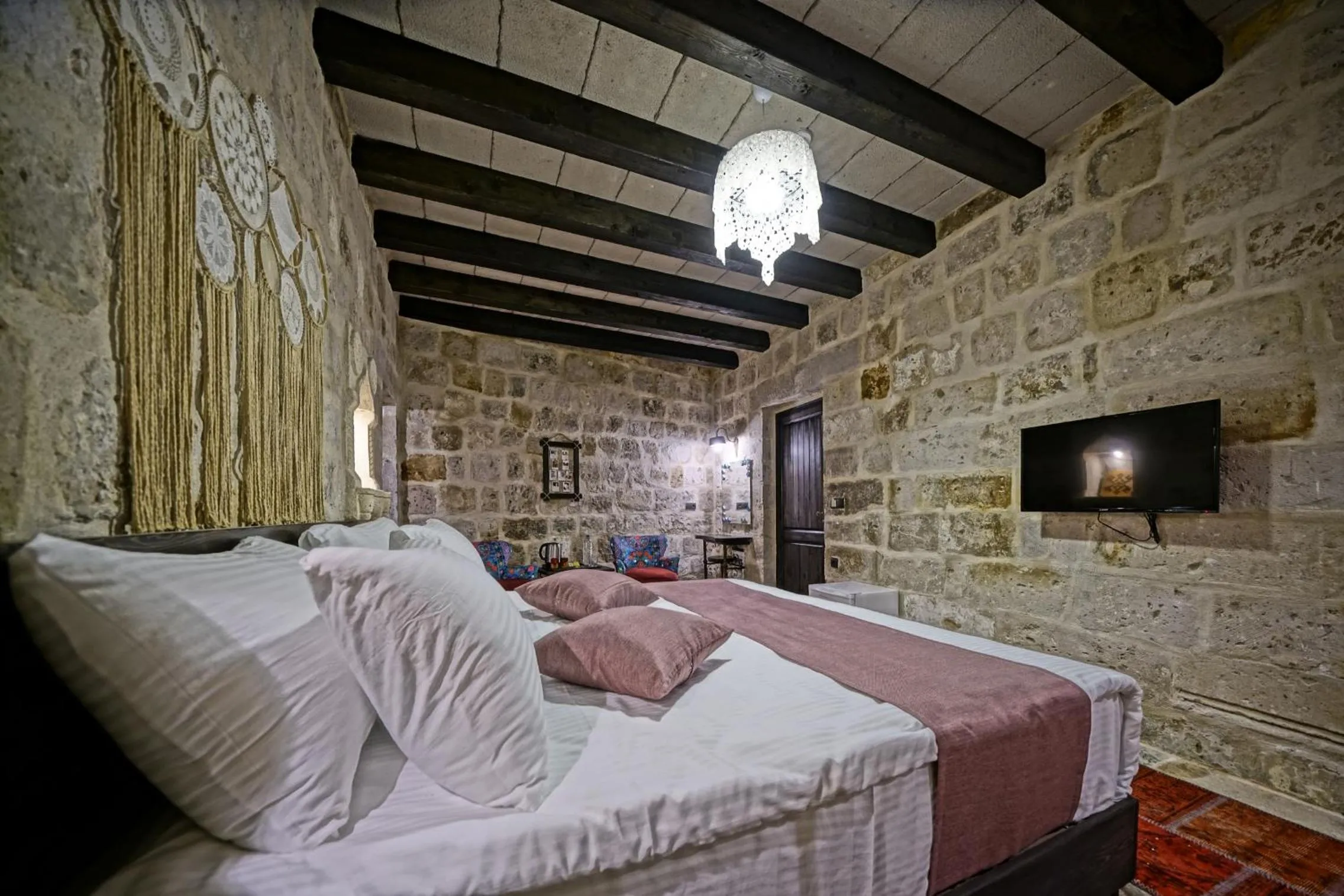 Bed in Arinna Cappadocia