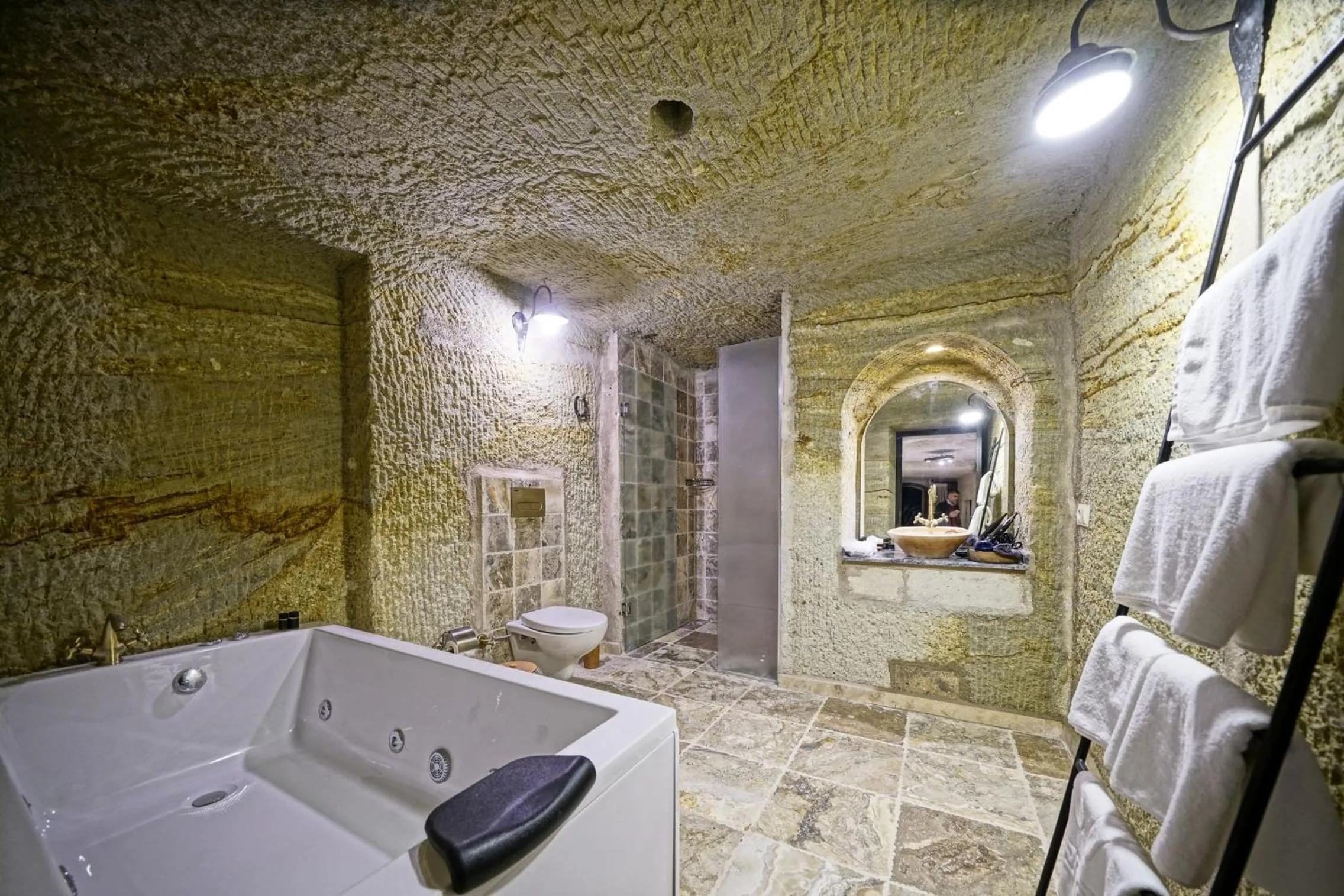 Hot Tub in Arinna Cappadocia