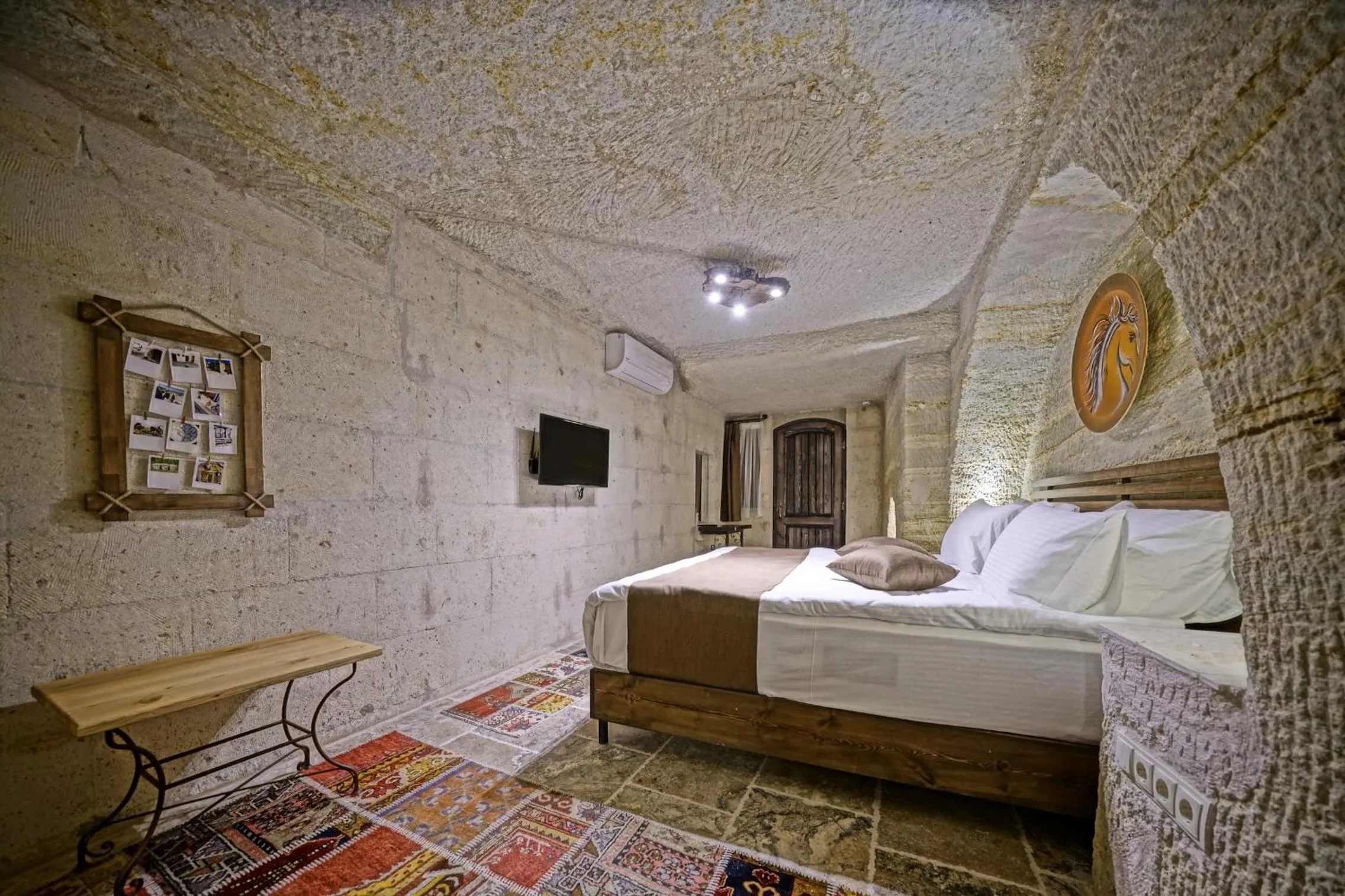Photo of the whole room, Bed in Arinna Cappadocia