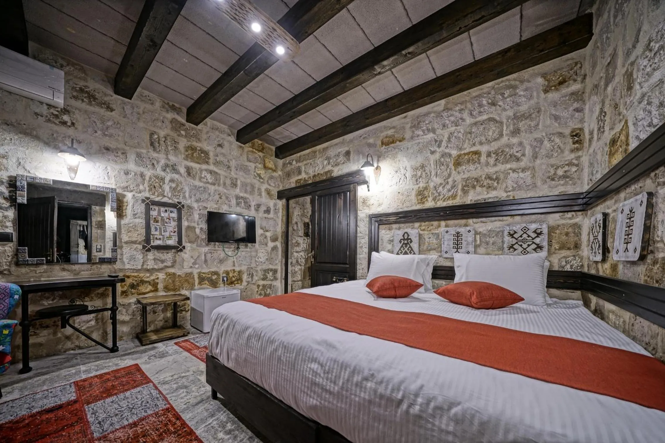 Bed in Arinna Cappadocia