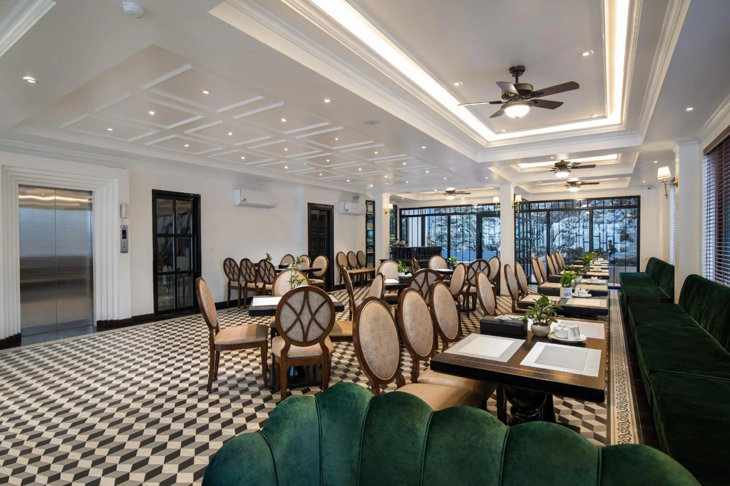 Restaurant/places to eat in My Gallery Boutique Hotel & Spa