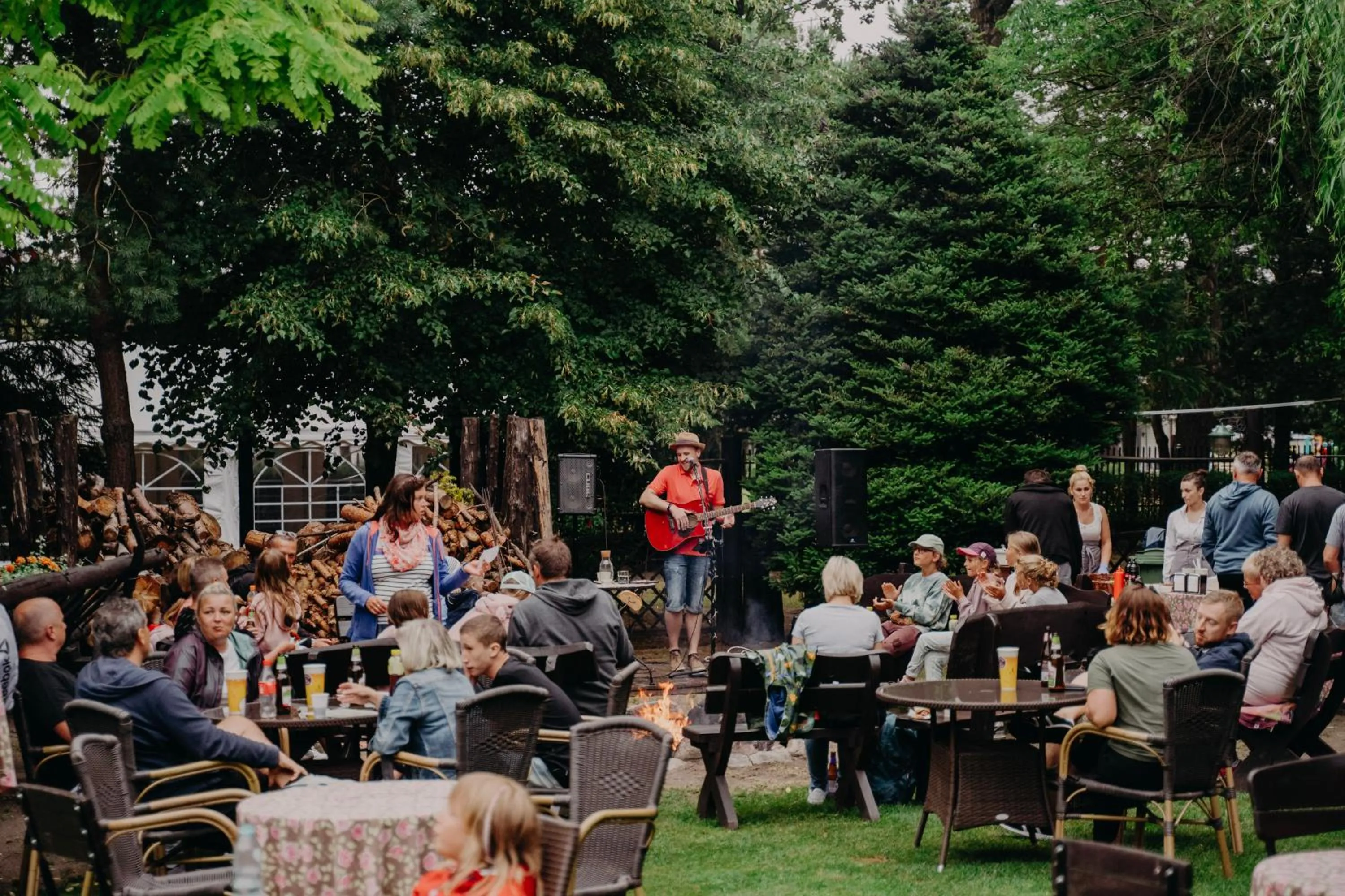 Restaurant/places to eat in Dom wczasowy HEEP