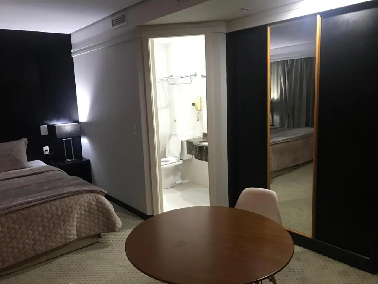 Property building, Bed in HOTEL SHOPPING VILA OLIMPIA