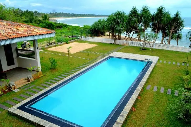 Swimming pool in Guru Beach Resort