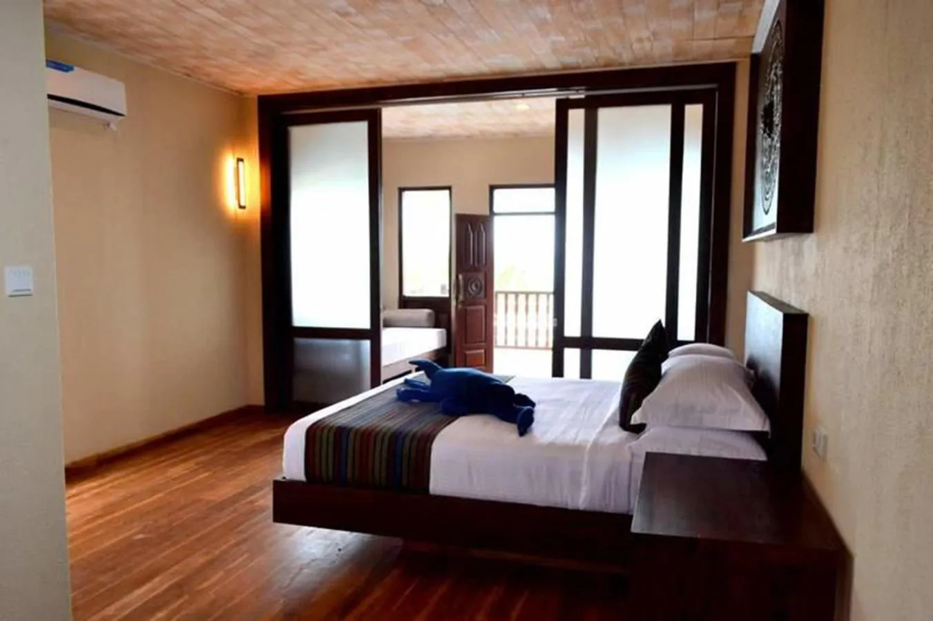 Bedroom, Bed in Guru Beach Resort