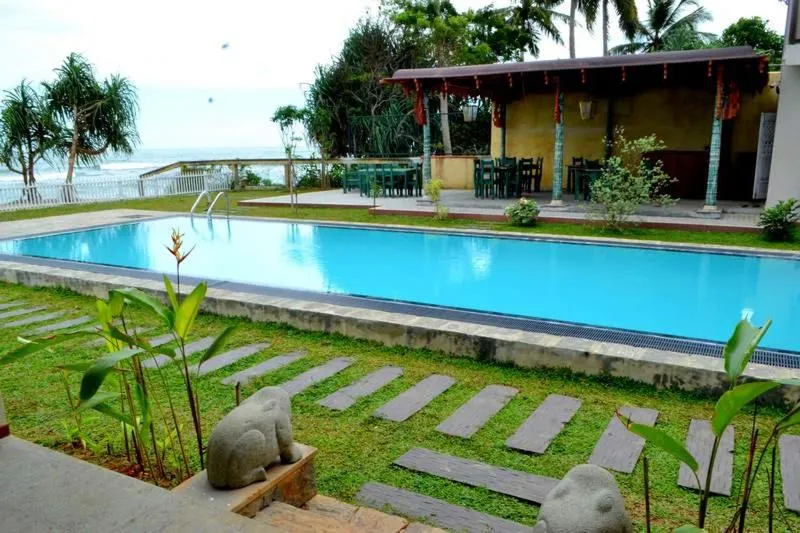 Swimming pool in Guru Beach Resort