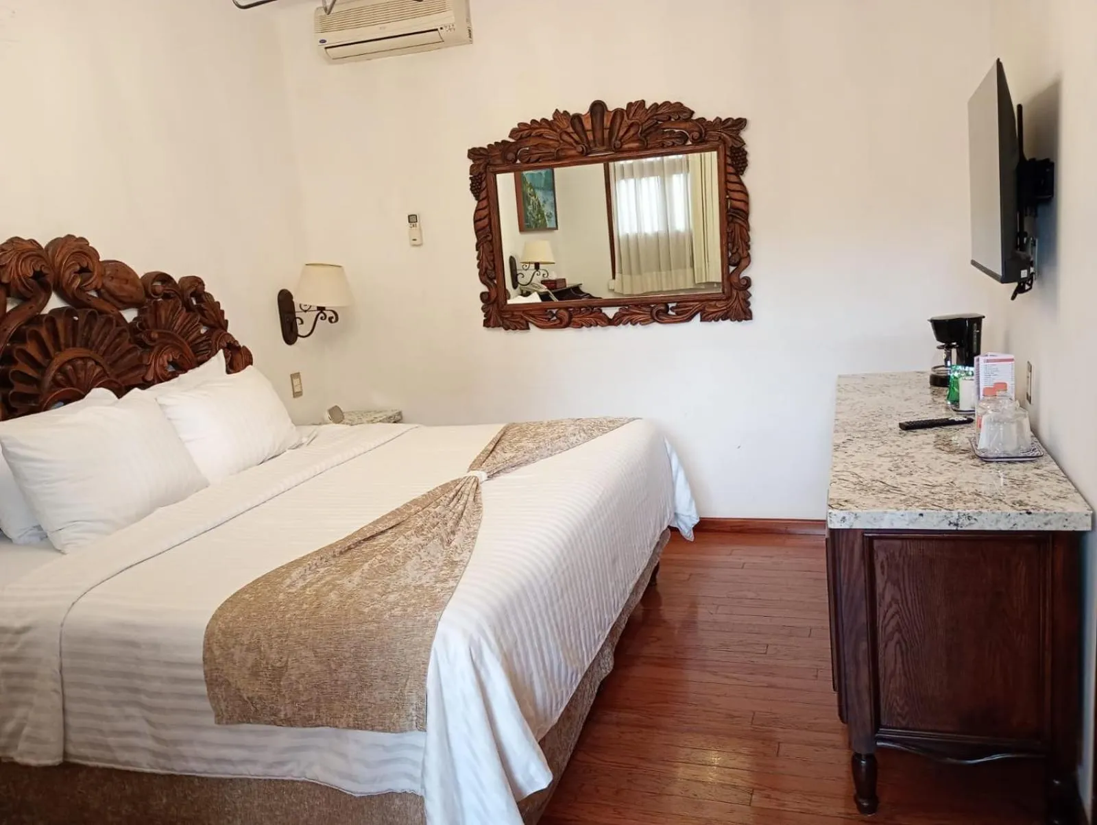 TV and multimedia, Bed in HOTEL MI SOLAR EJECUTIVO