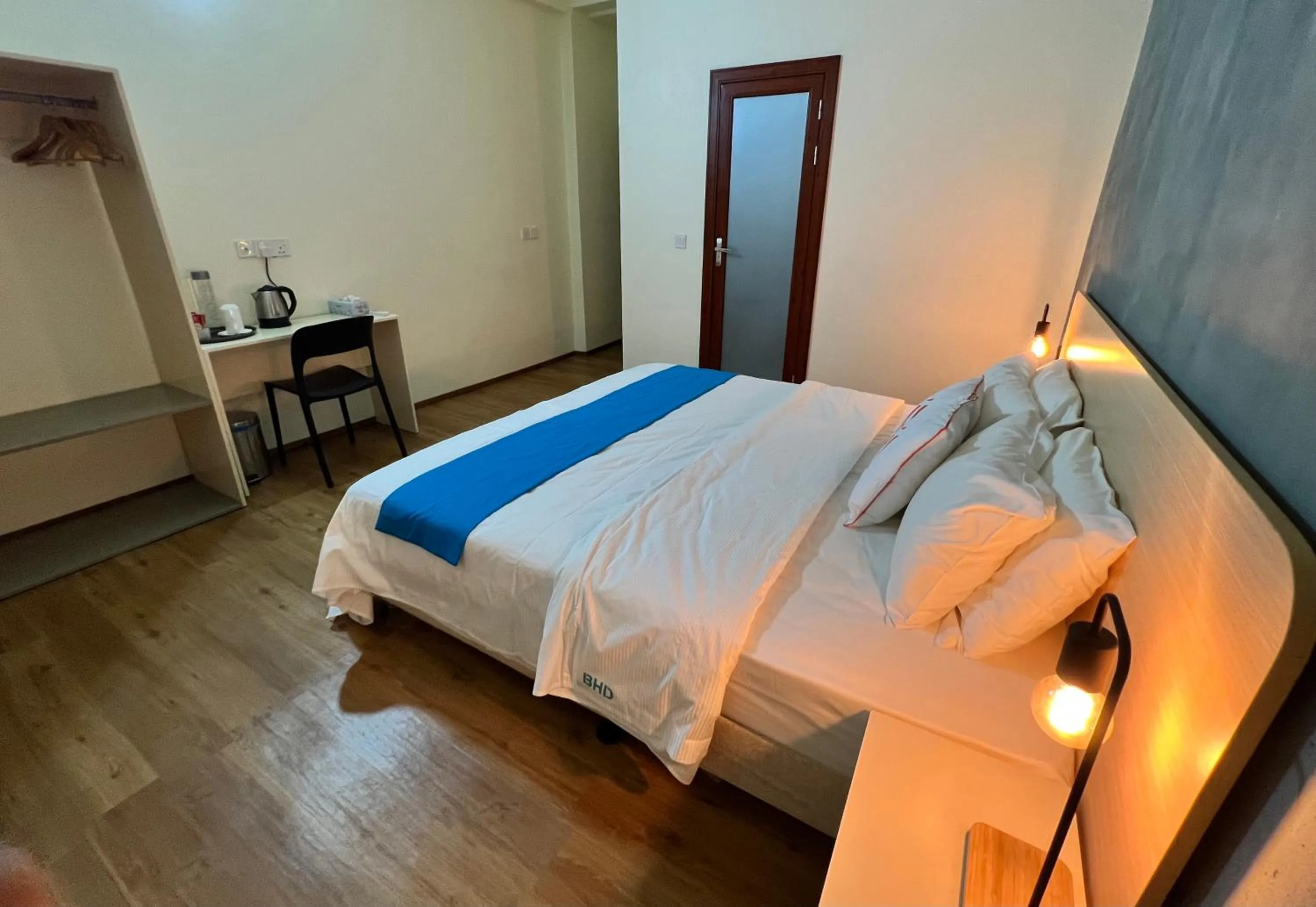 Bedroom, Bed in Si! Beach House