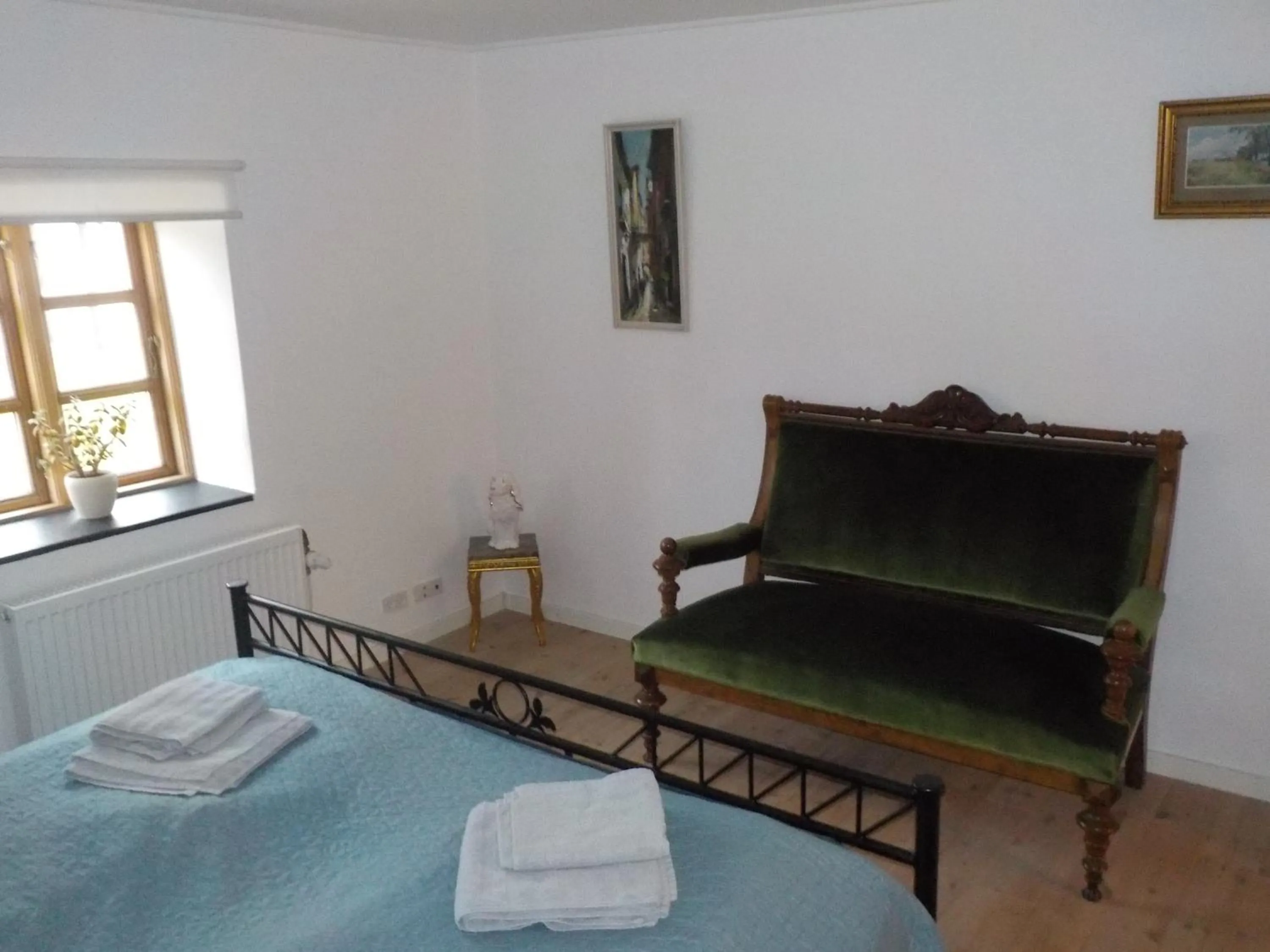 Bedroom, Bed in Lyngsågaard K