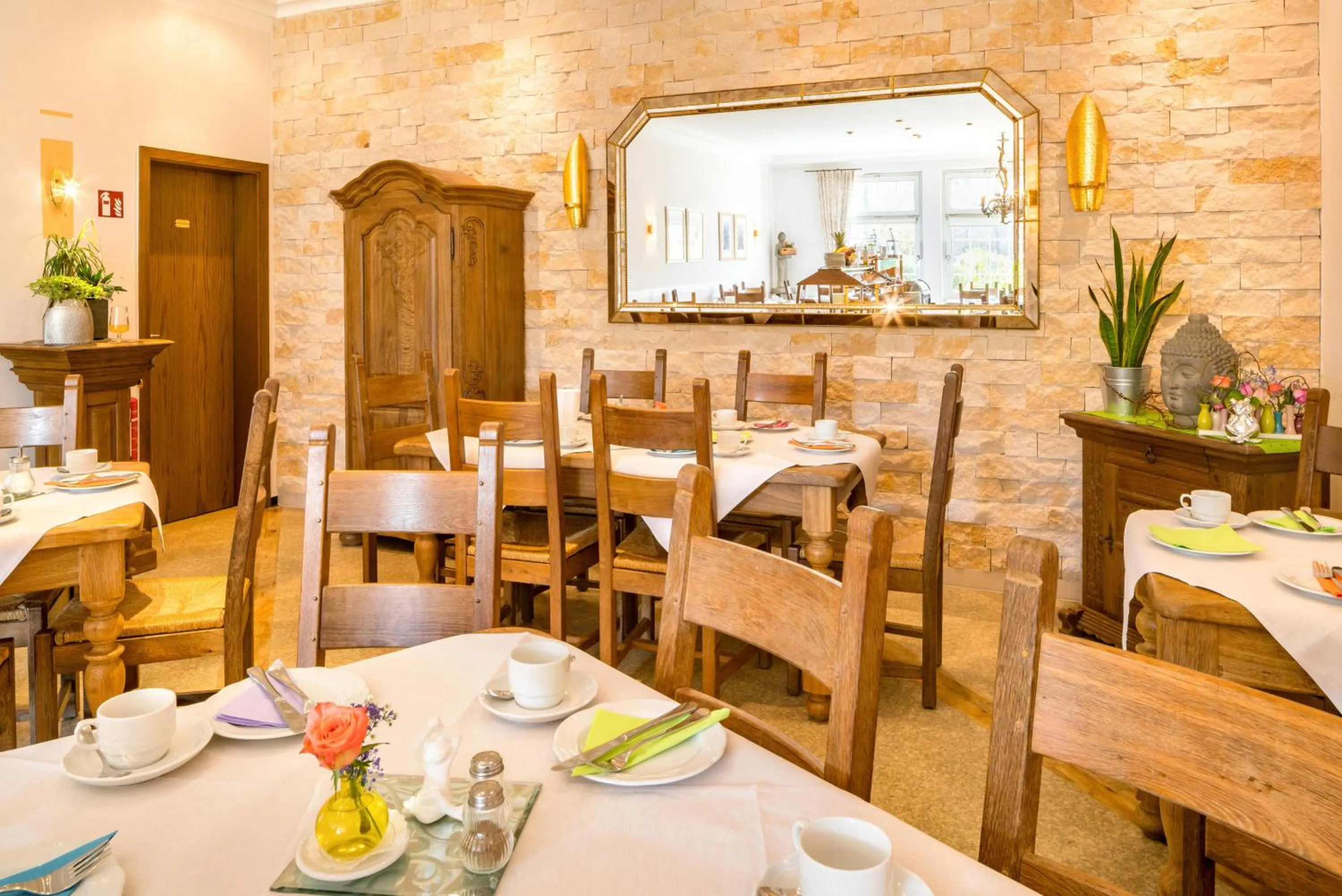 Lounge or bar in Airport Fashion Hotel