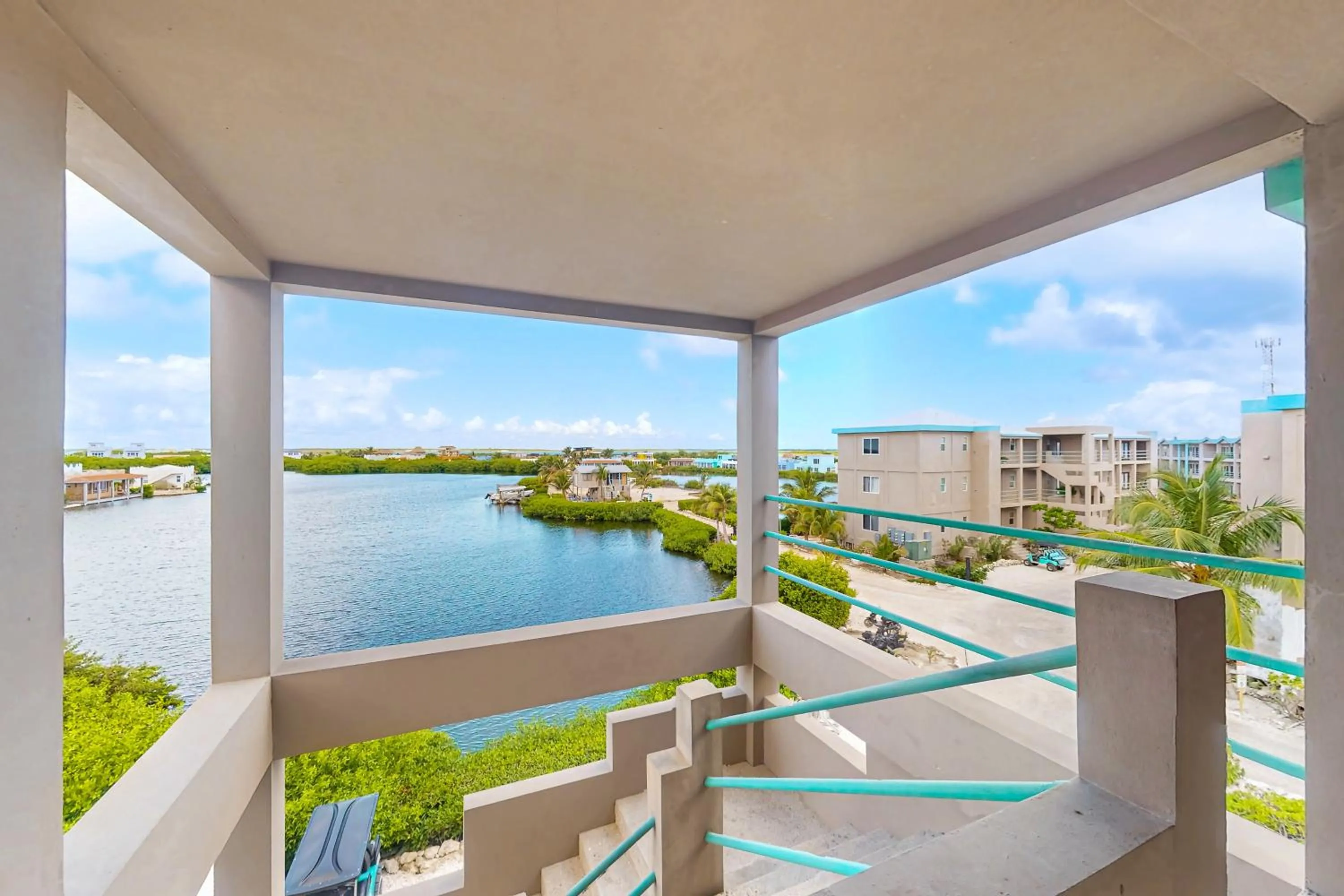 Suite E302 @ Mara Laguna