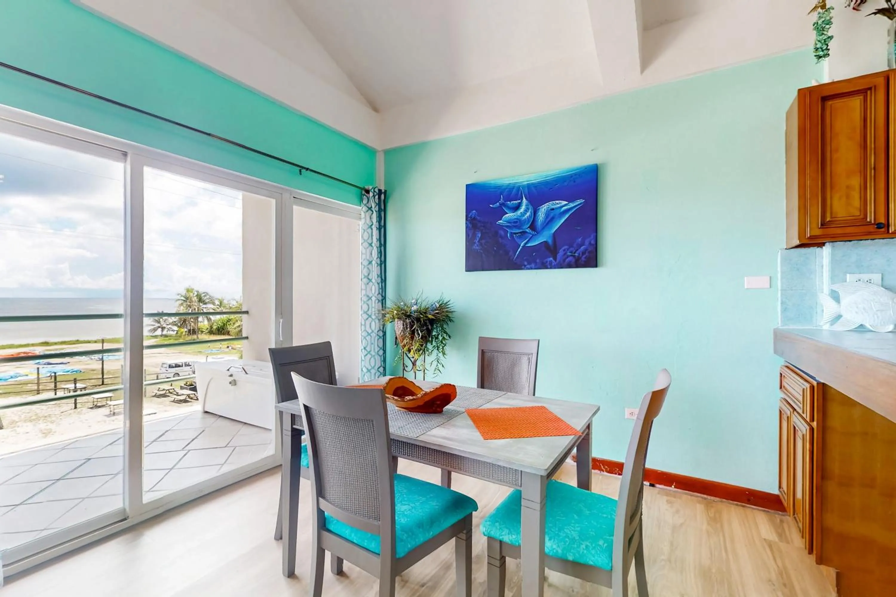 Suite E302 @ Mara Laguna