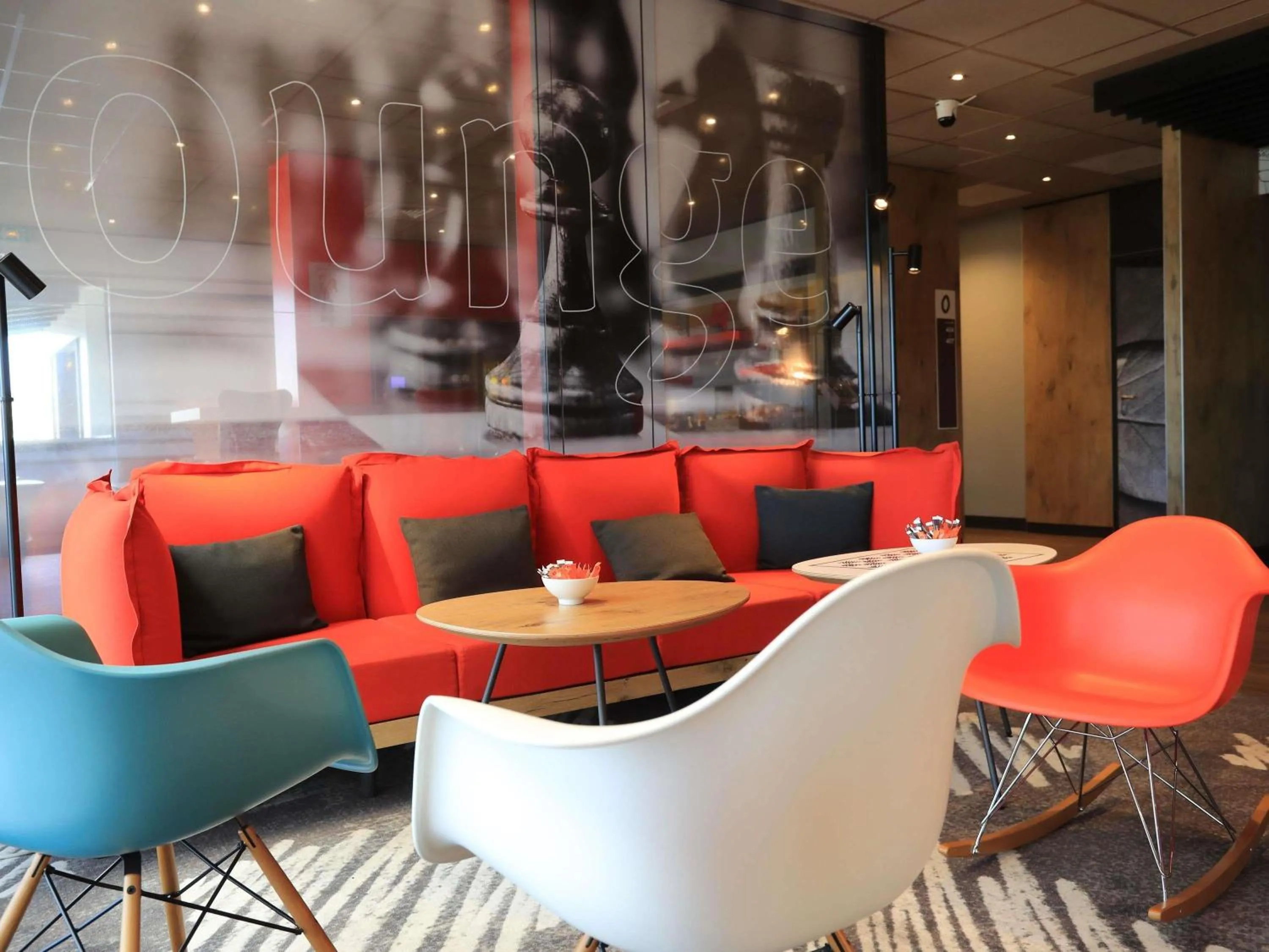 Lounge or bar in ibis Aurillac