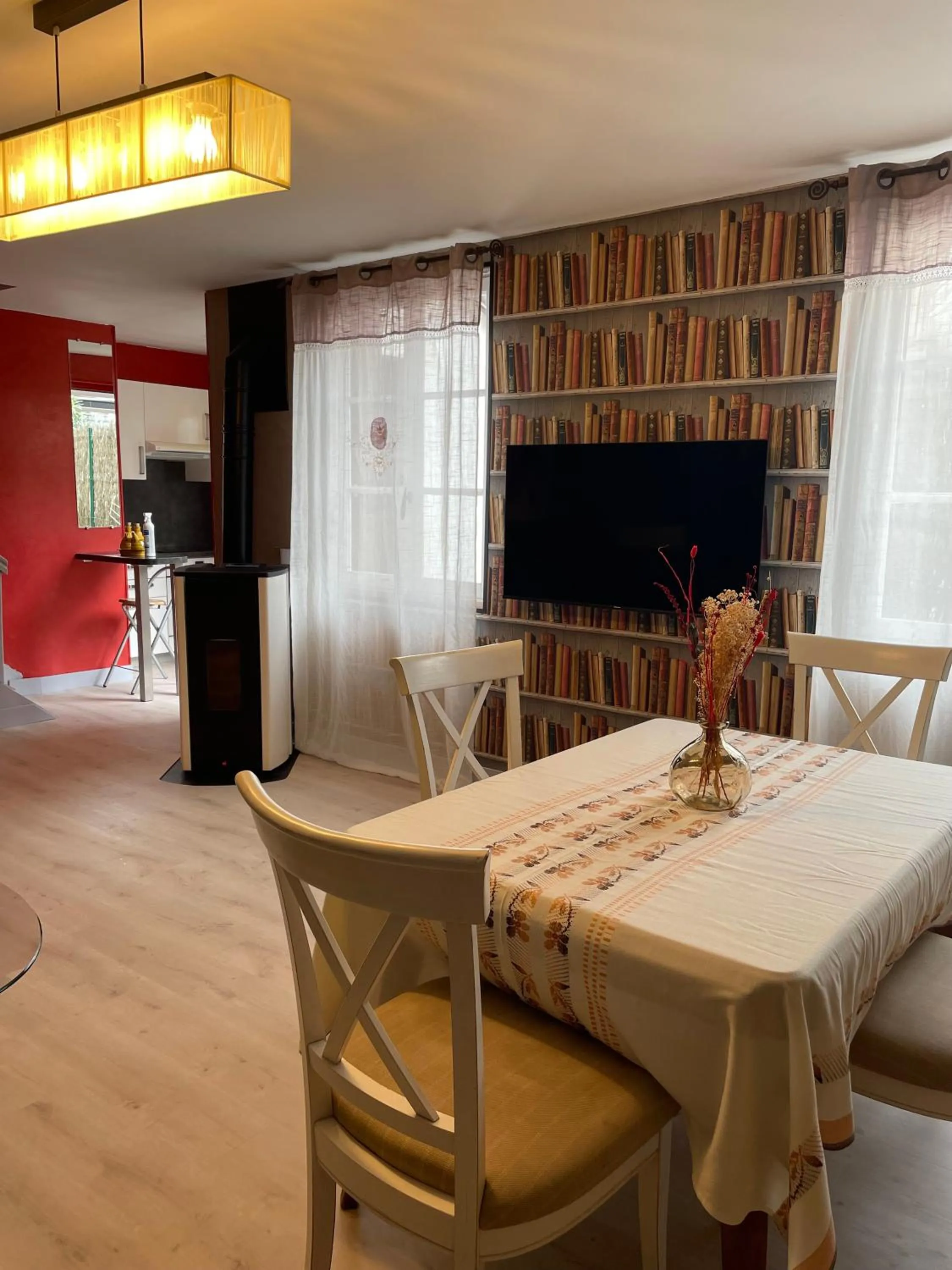 Living room in Logis Hôtels Restaurant Les 3 Rois